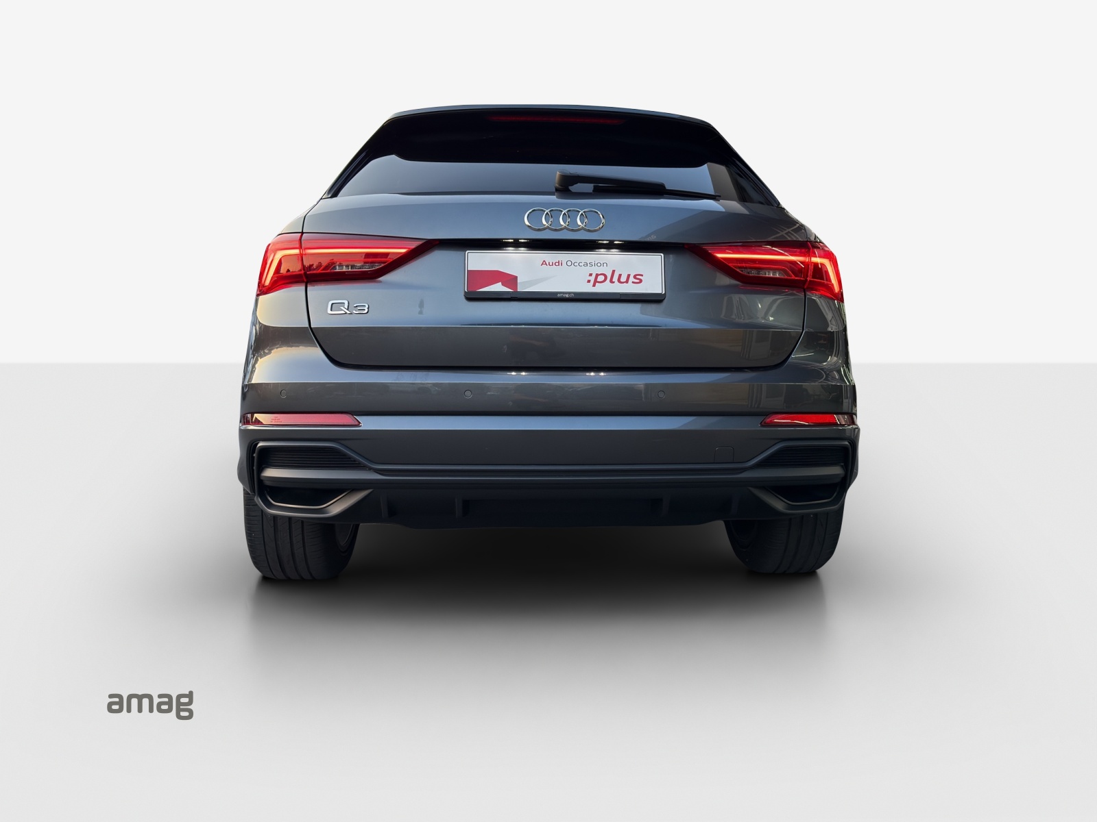 AUDI Q3 35 TFSI S line Attraction S-tronic-showroom-element-3