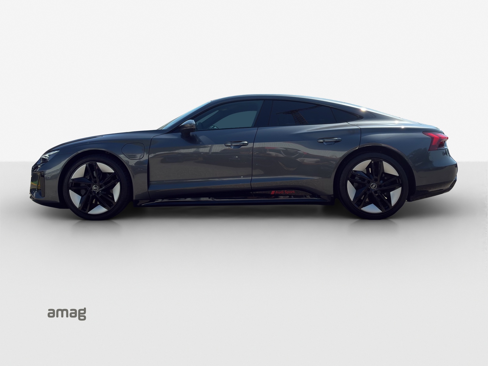 AUDI e-tron GT quattro-showroom-element-1