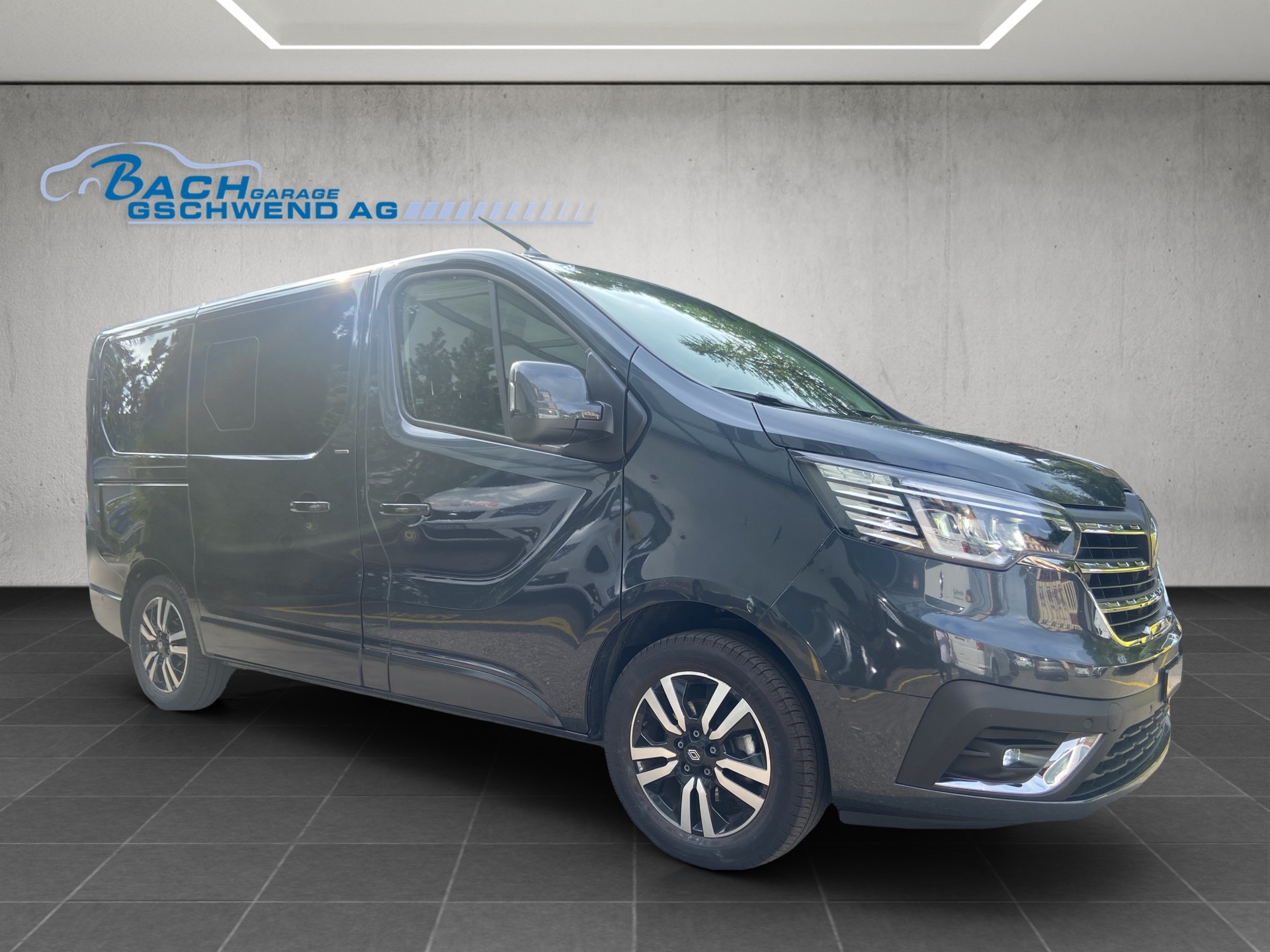 RENAULT Trafic Blue dCi 170 Spaceclass EDC-showroom-element-1