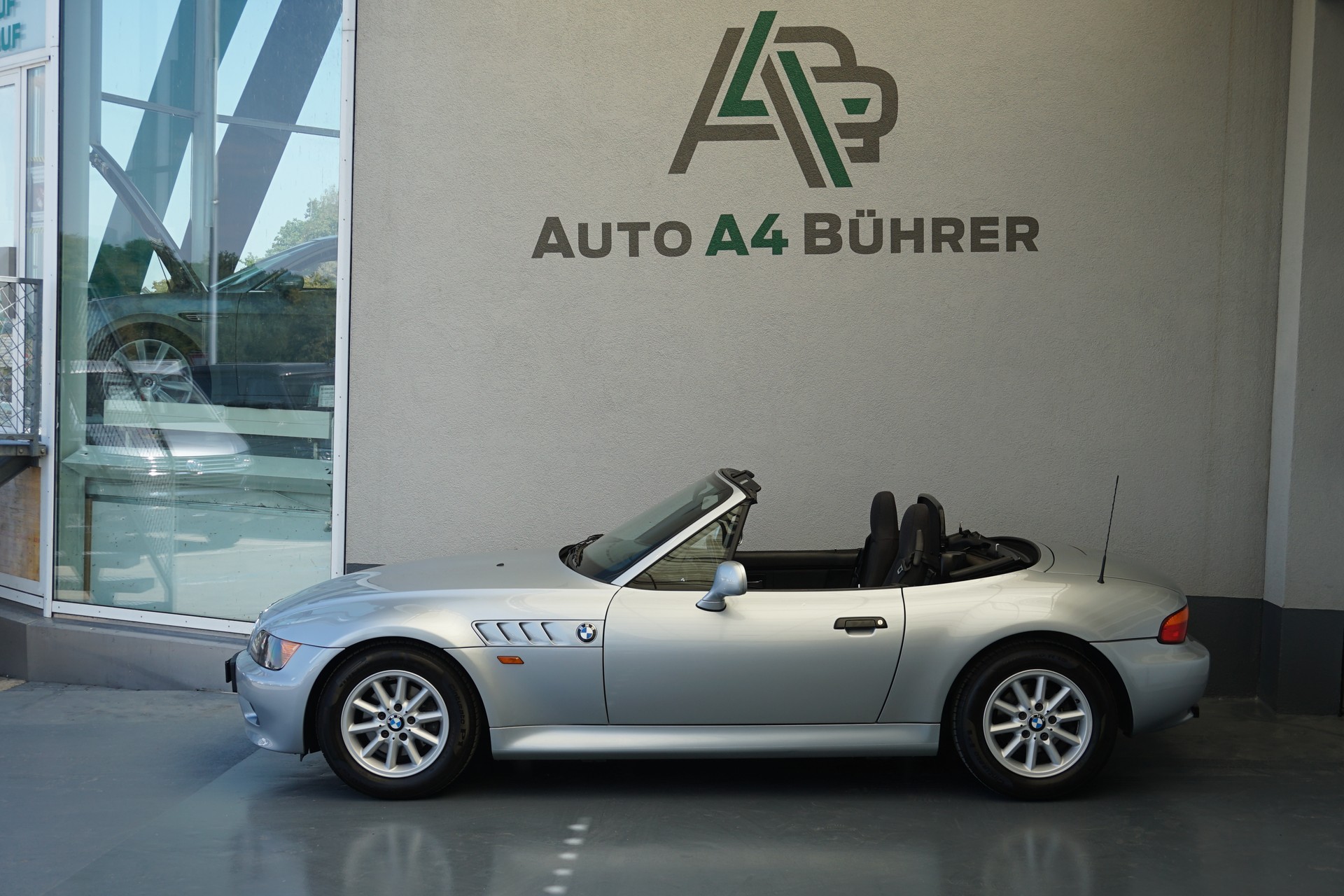 BMW Z3 1.9i Roadster Handschalter !! sehr gepflegt!!-showroom-element-1