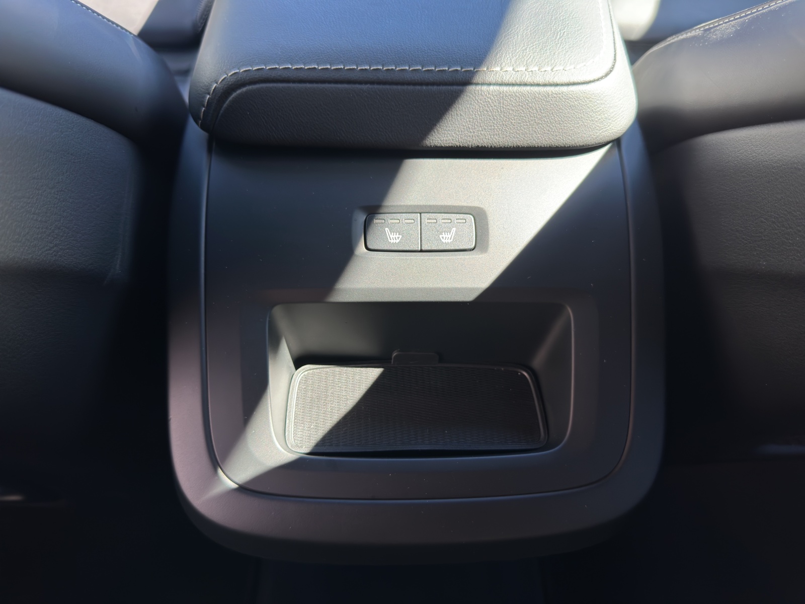 VOLVO XC60 2.0 B5 MH Plus Dark AWD-image-14