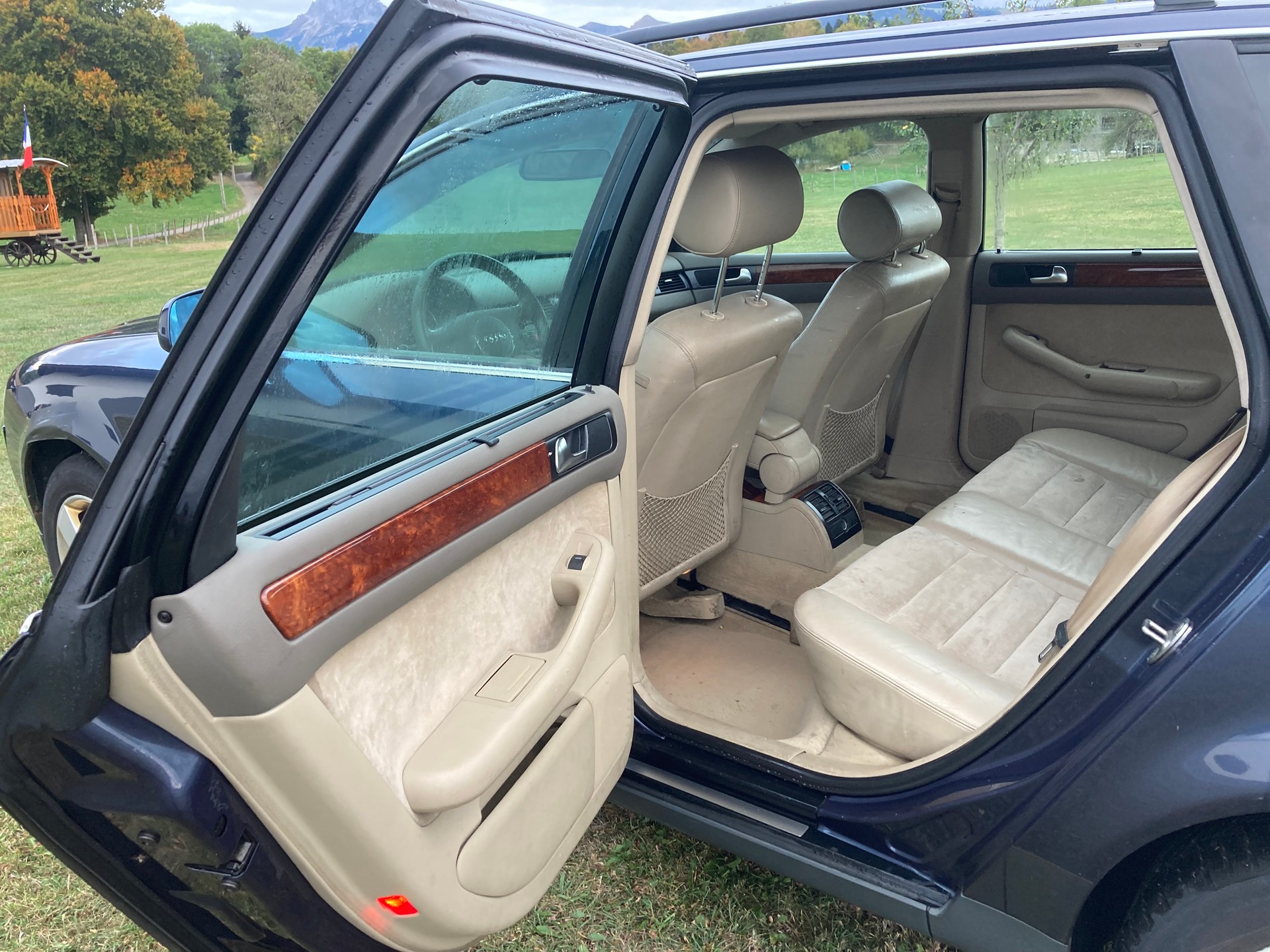 AUDI A6 Avant 2.7 T quattro-image-17