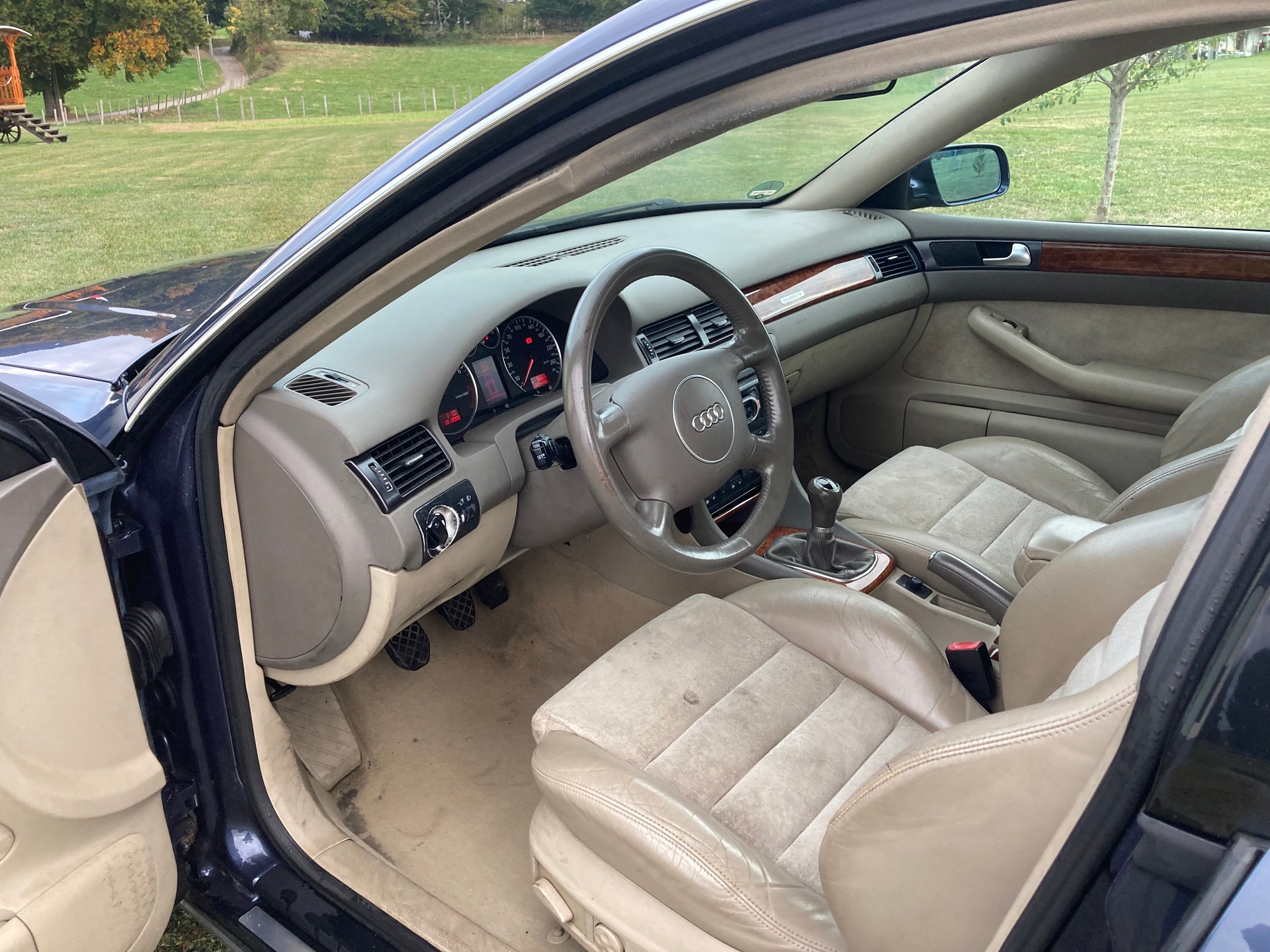 AUDI A6 Avant 2.7 T quattro-image-14