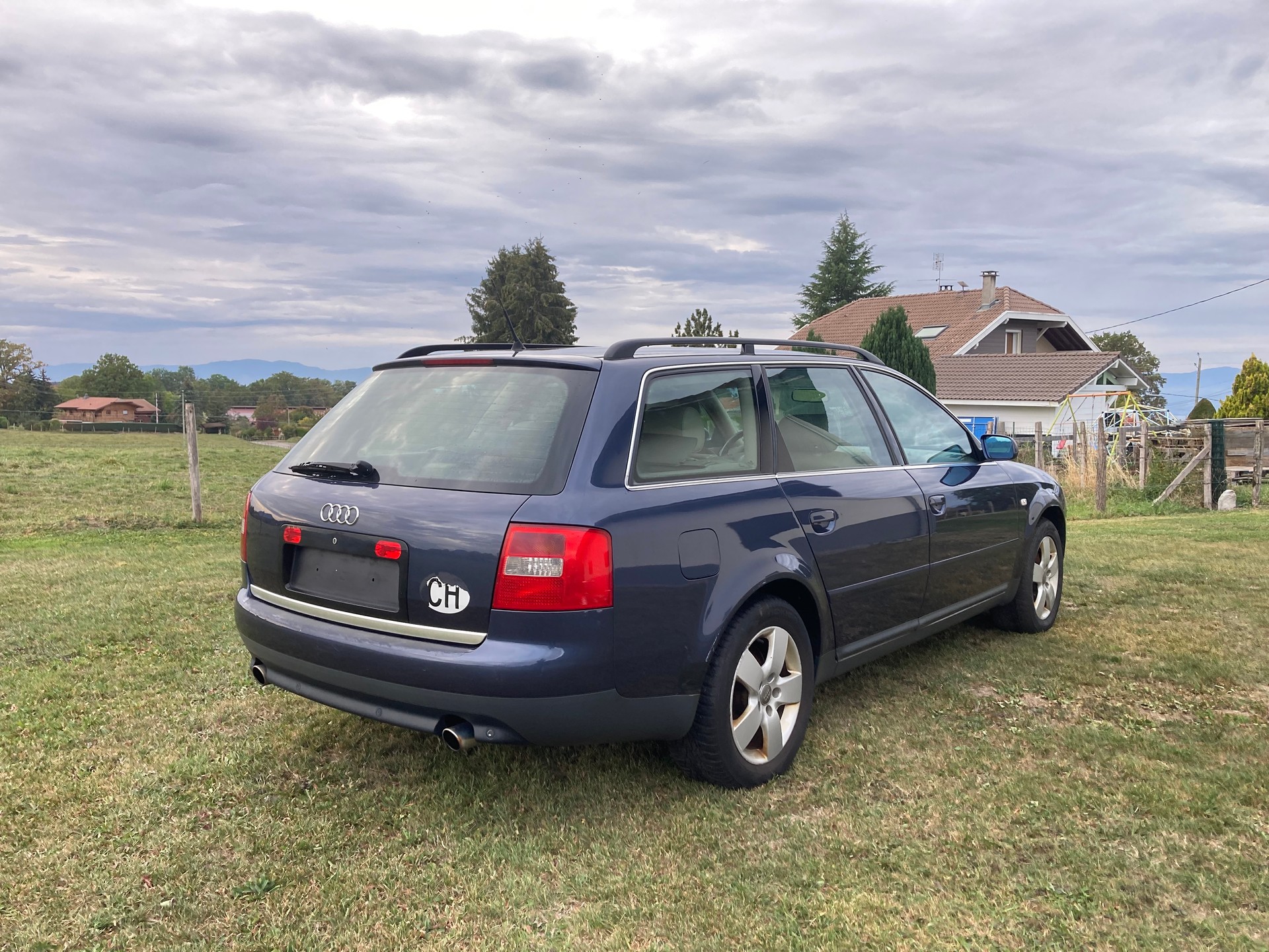 AUDI A6 Avant 2.7 T quattro-image-2