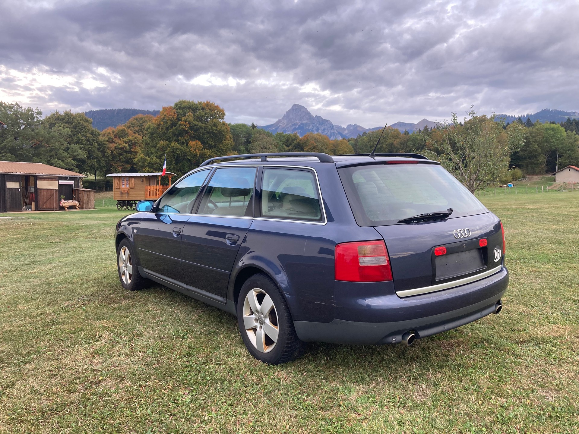 AUDI A6 Avant 2.7 T quattro-image-1