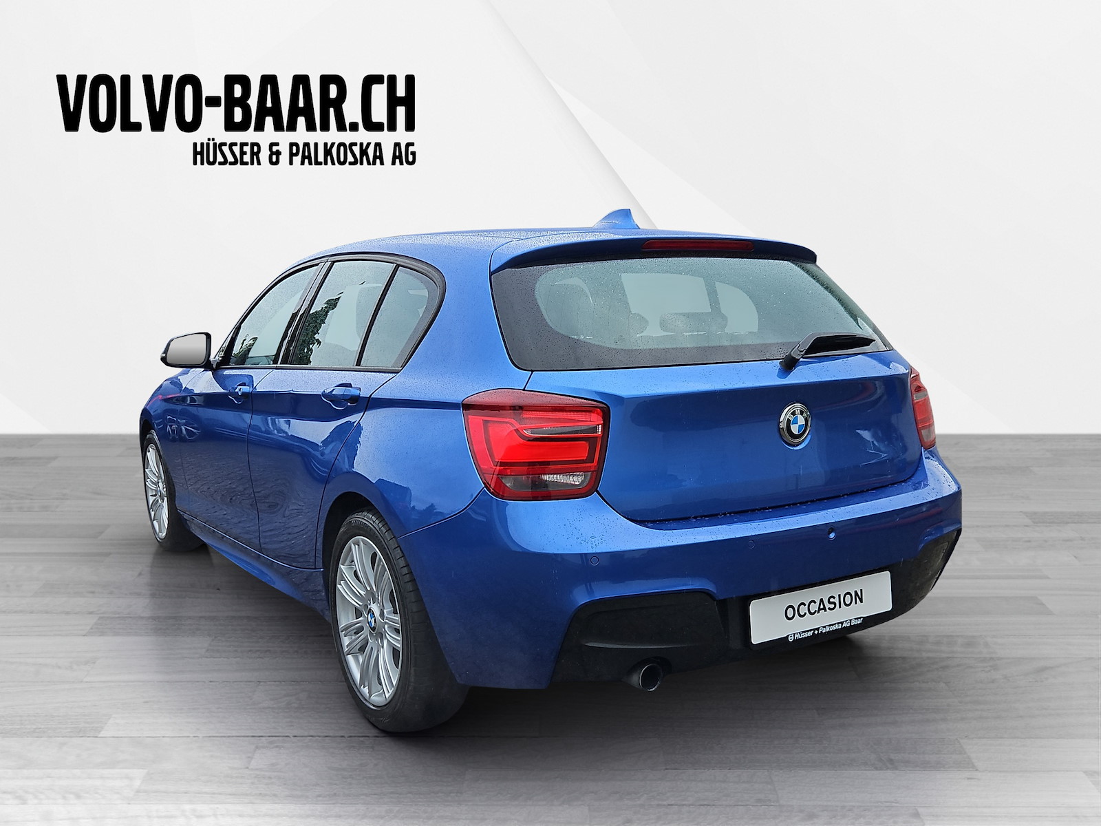 BMW 116i-showroom-element-2