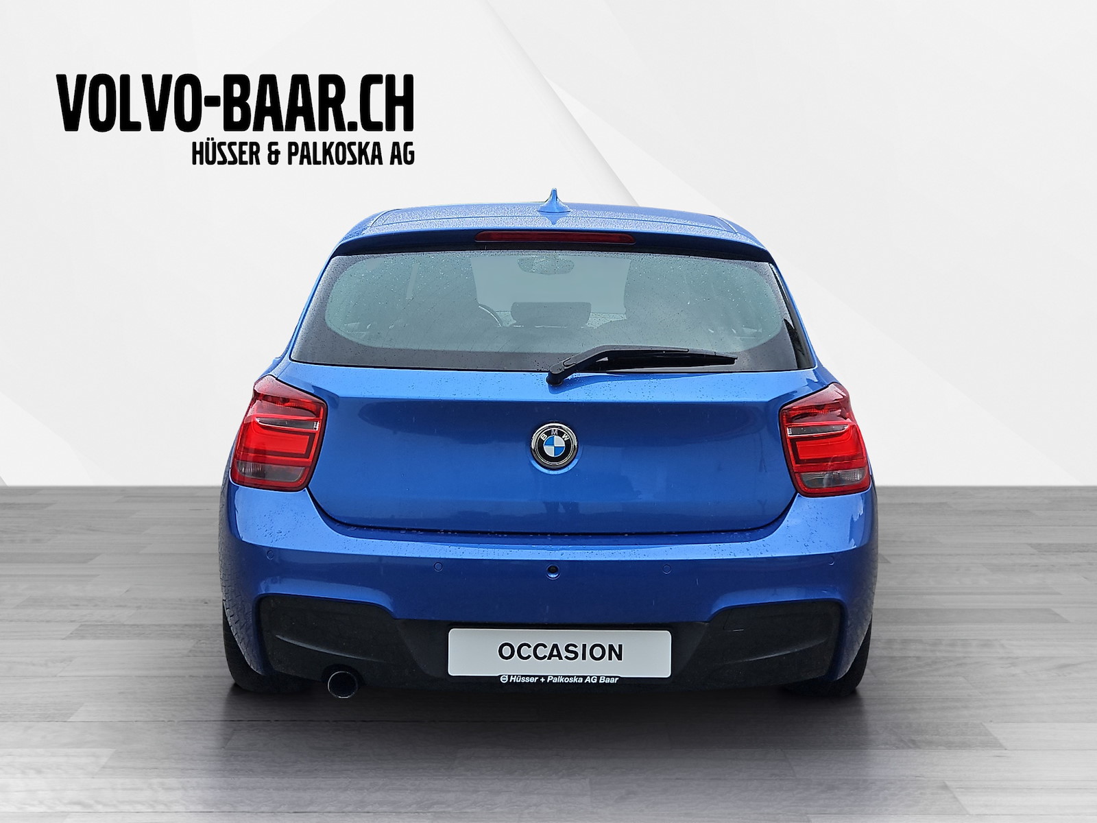 BMW 116i-showroom-element-3