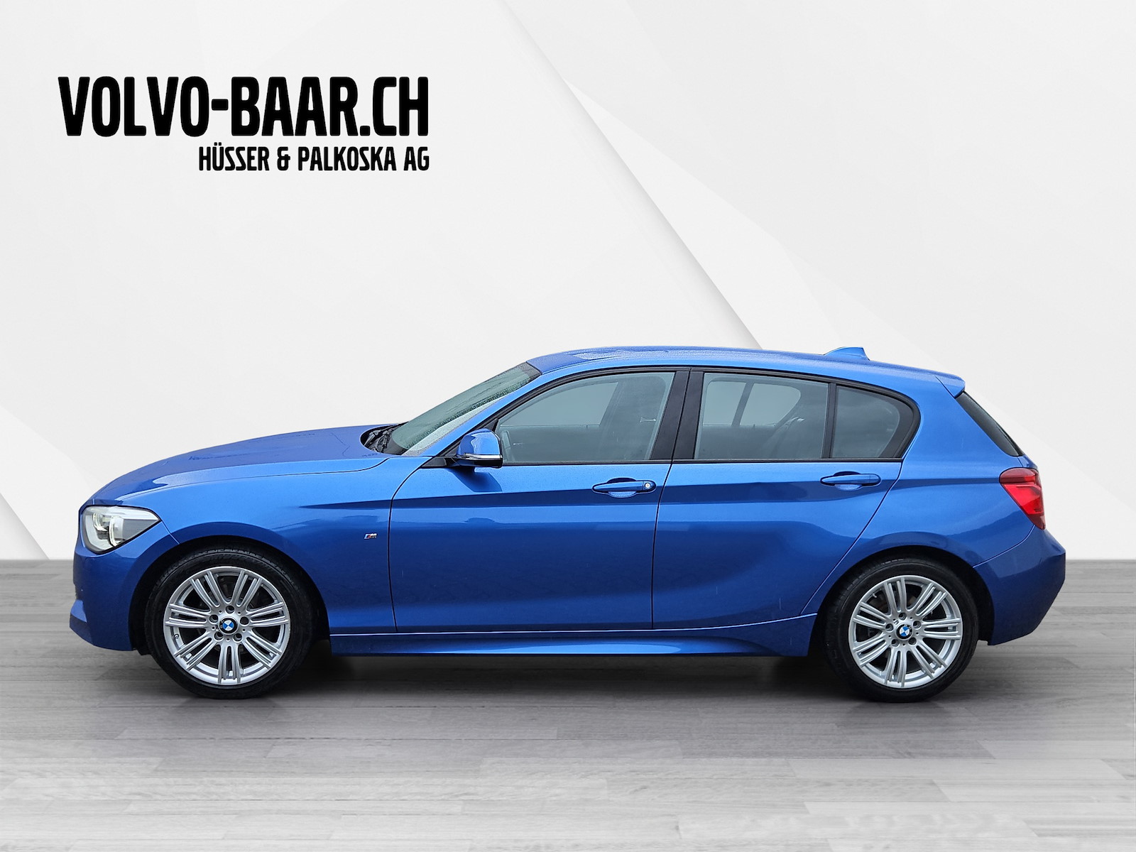 BMW 116i-showroom-element-1