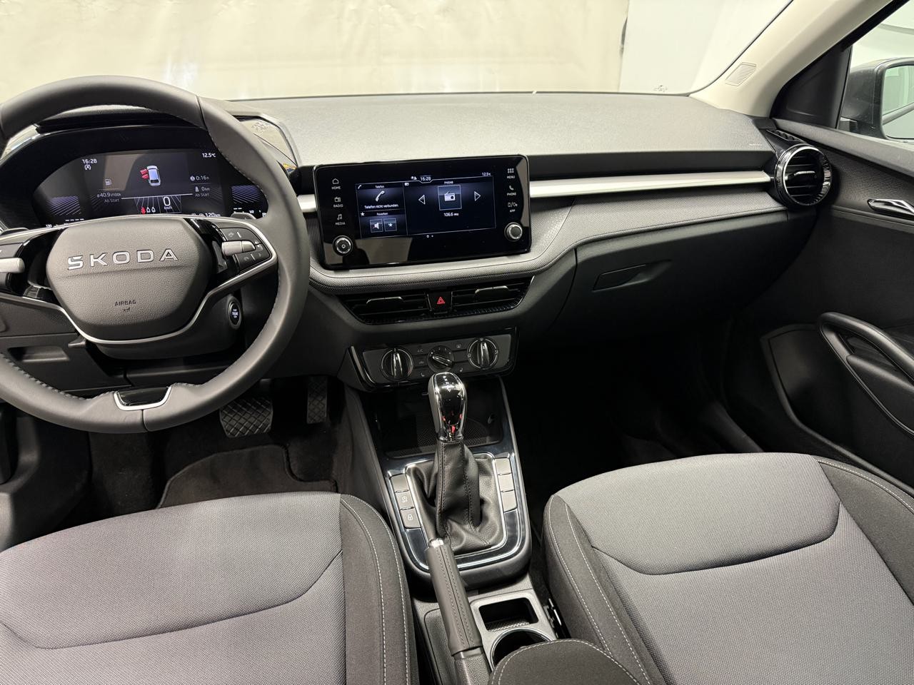 SKODA Fabia 1.0 TSI Selection DSG-showroom-element-3