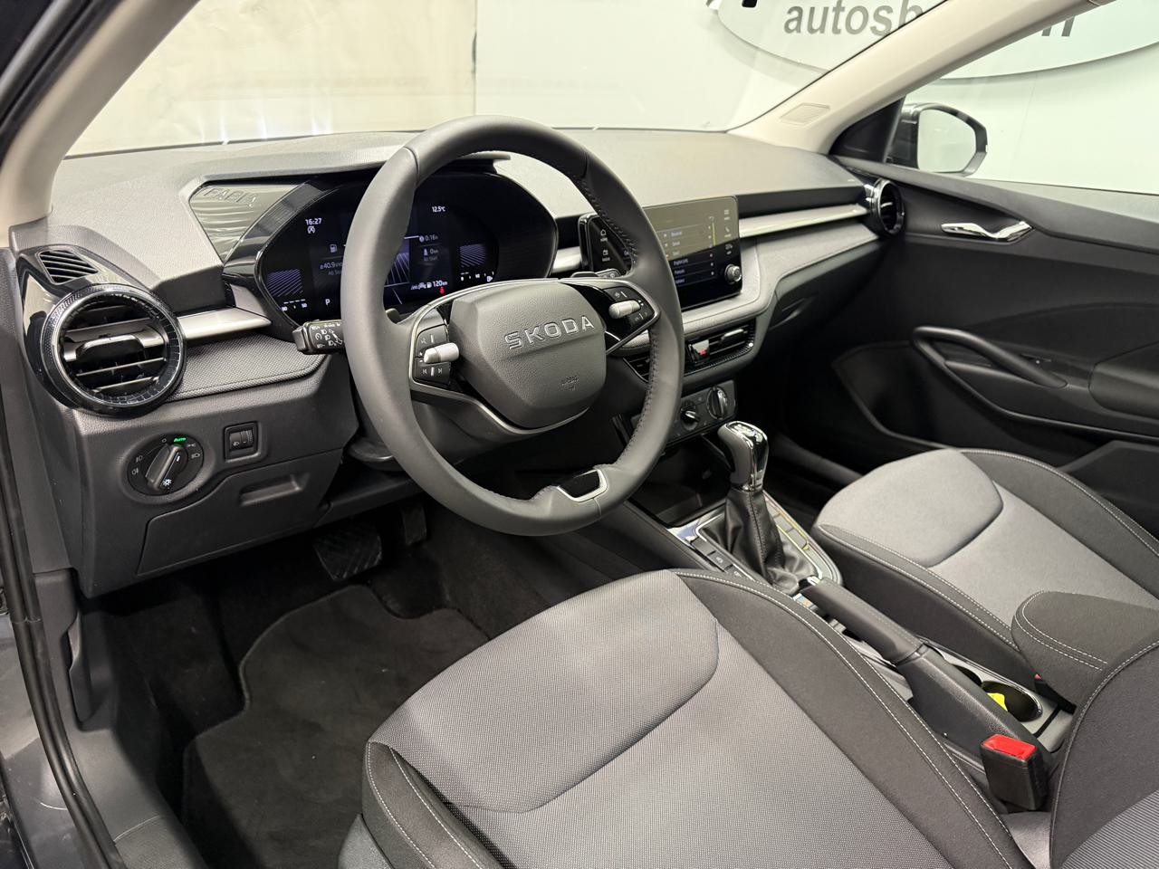 SKODA Fabia 1.0 TSI Selection DSG-showroom-element-2
