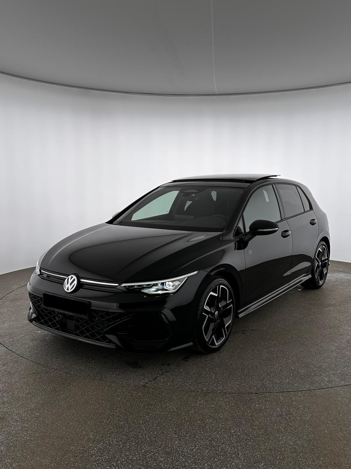 VW Golf 8.5 Model 2.0 TDI R-Line DSG / Panoramadach / Leasing ab 399.-