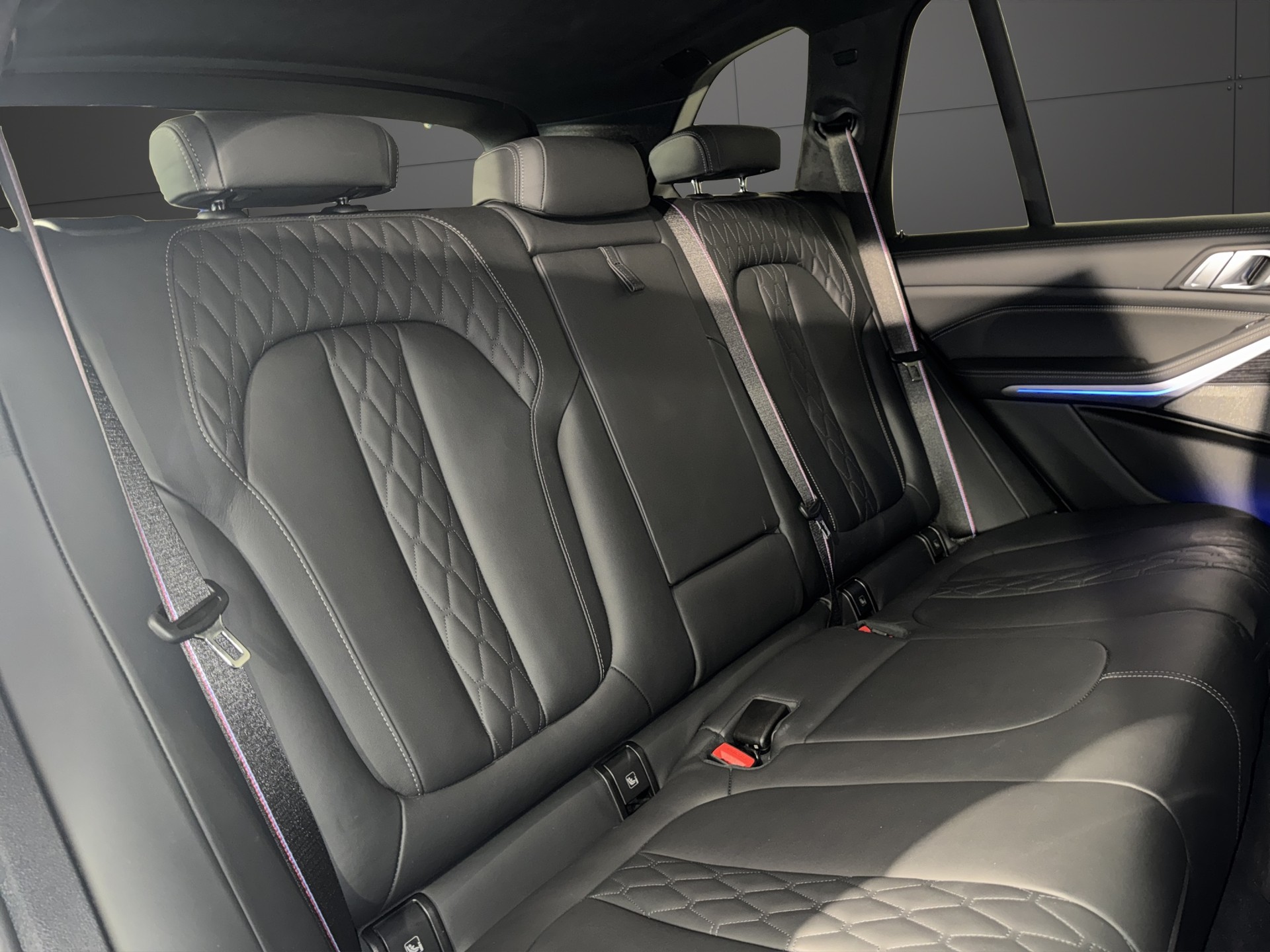 BMW X5 M60i xDrive M Sport-image-16