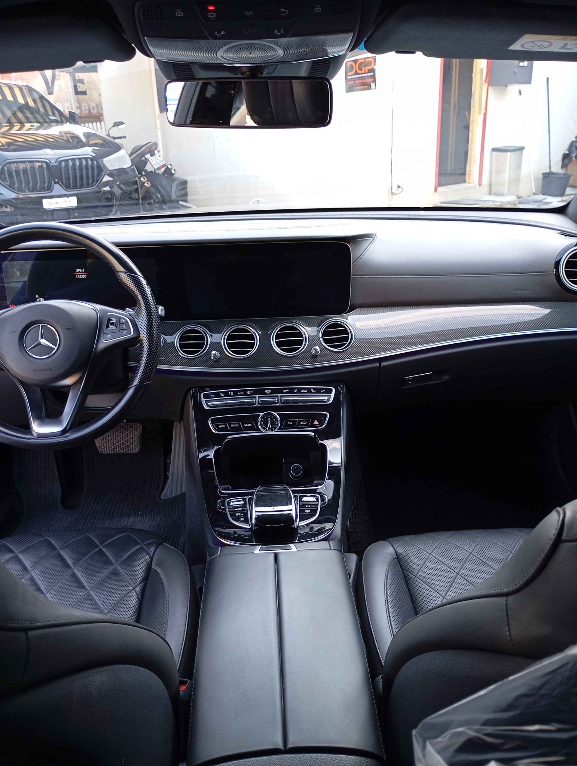MERCEDES-BENZ E 400 Exclusive 4Matic 9G-Tronic-image-13