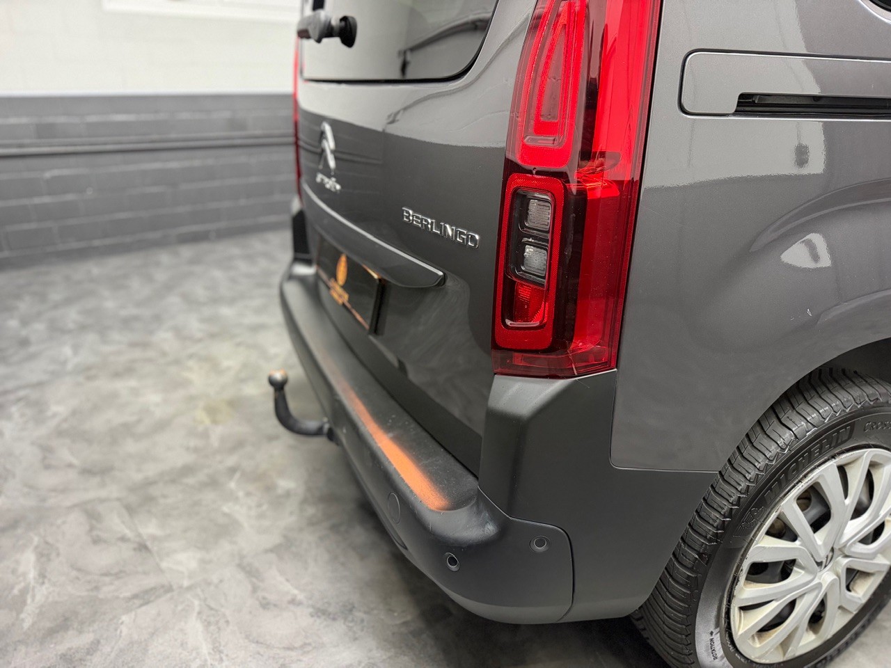 CITROEN Berlingo 1.5 BlueHDi Shine | Glasdach | Beidseitige Schiebetüren | Anhängerkupplung | Rückfahrkamera-image-6