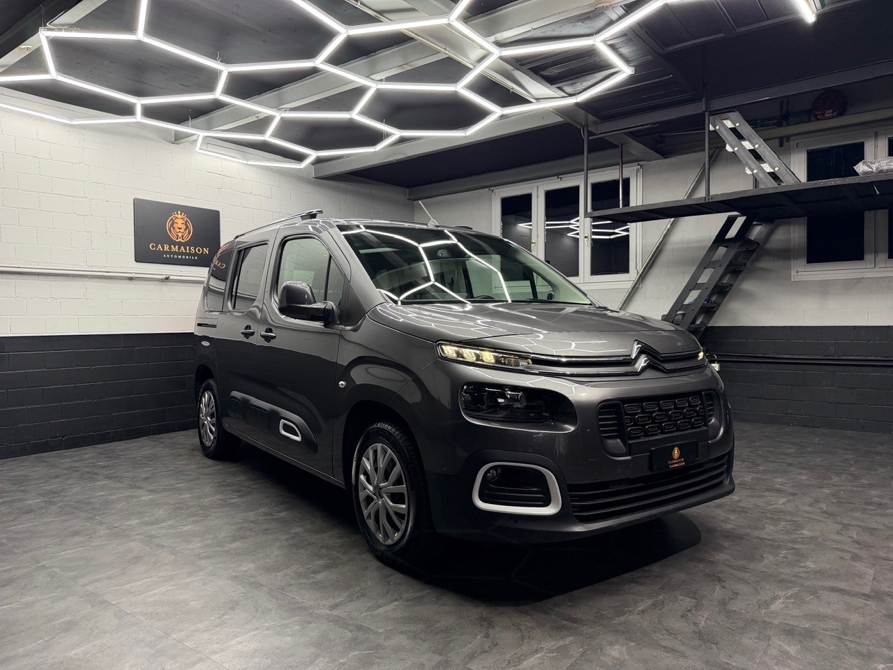 CITROEN Berlingo 1.5 BlueHDi Shine | Glasdach | Beidseitige Schiebetüren | Anhängerkupplung | Rückfahrkamera