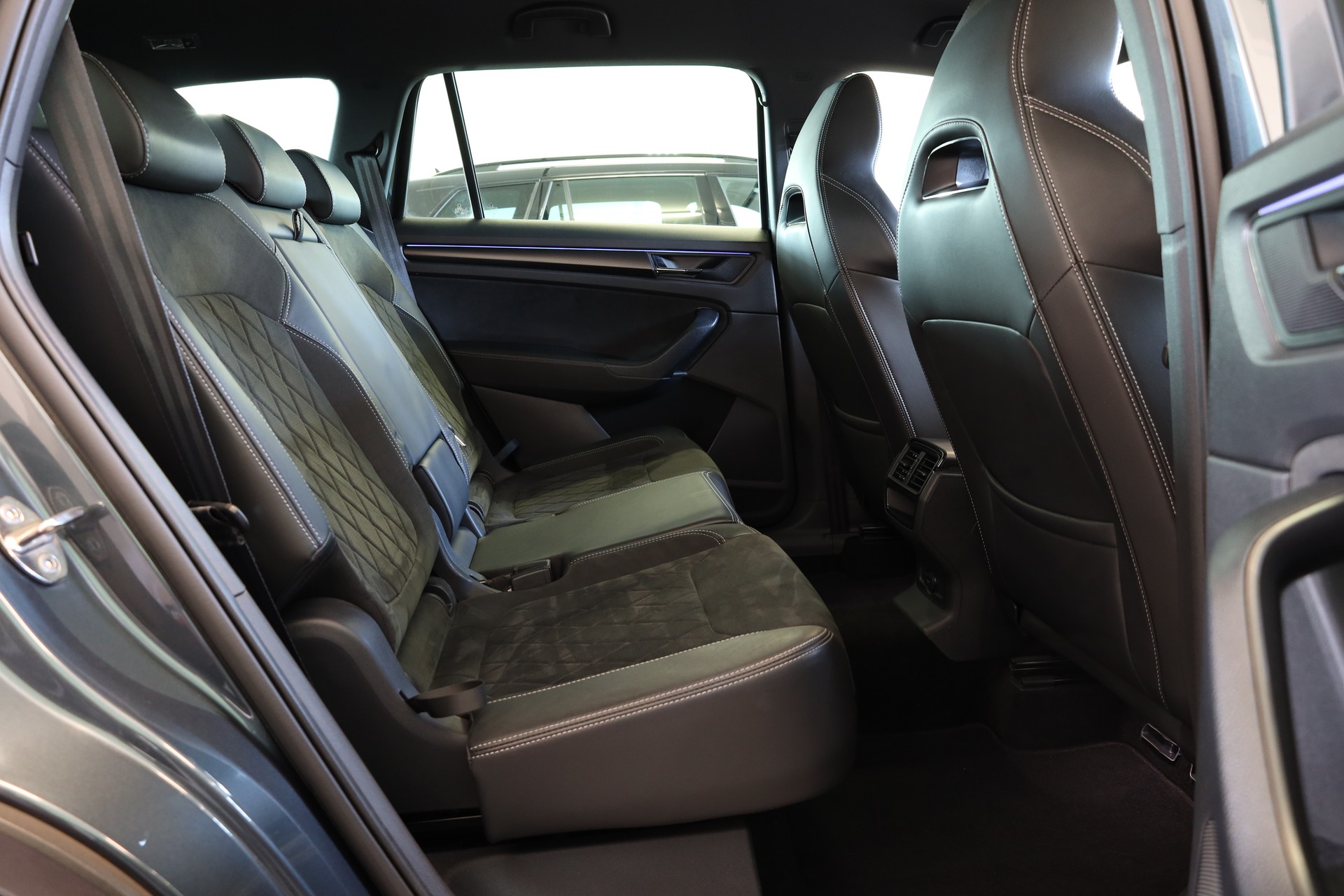 SKODA Kodiaq 2.0 TDI SCR SportLine 4x4 DSG-image-19