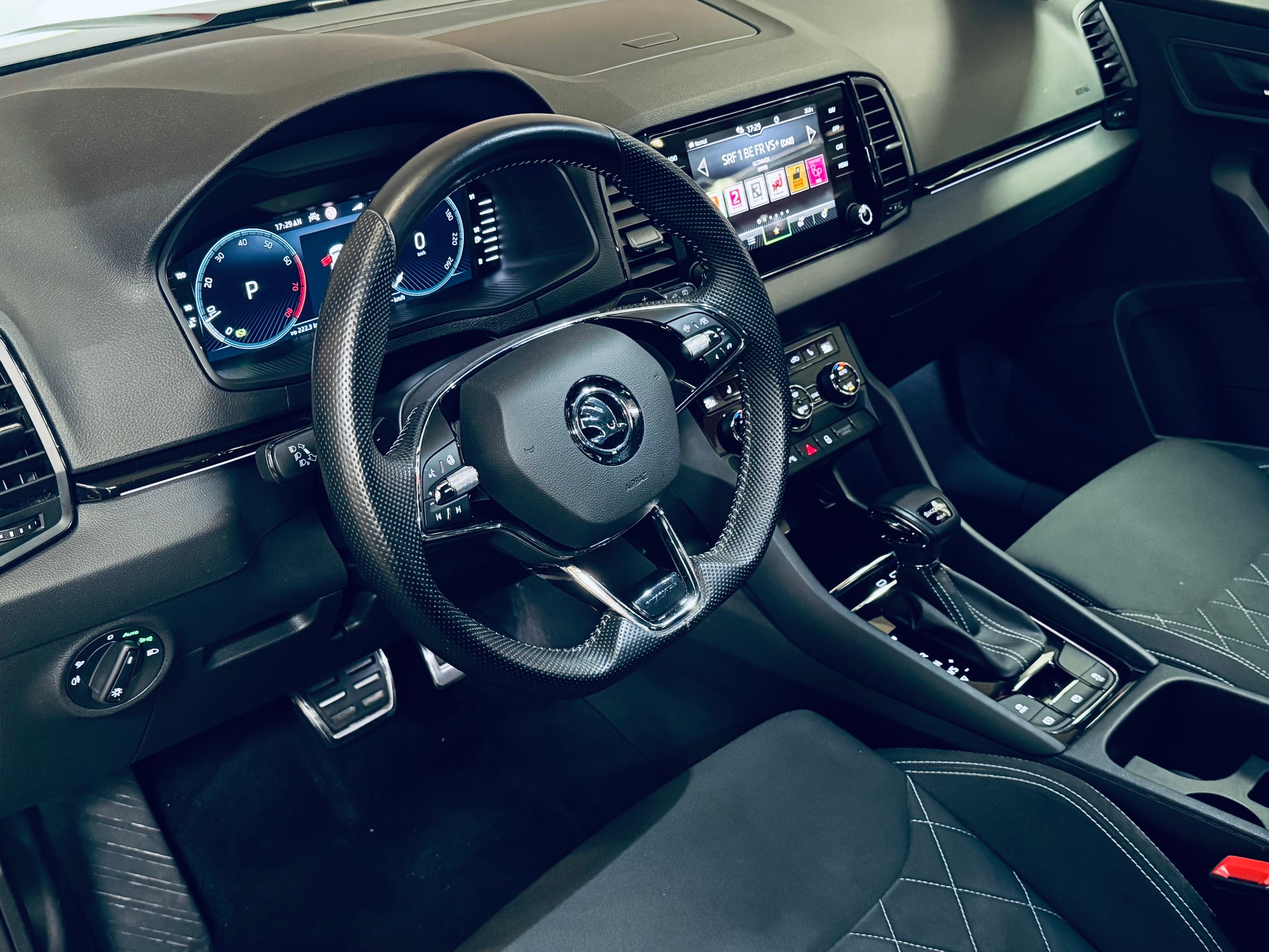 SKODA Karoq 2.0 TSI SportLine 4x4 DSG-image-14