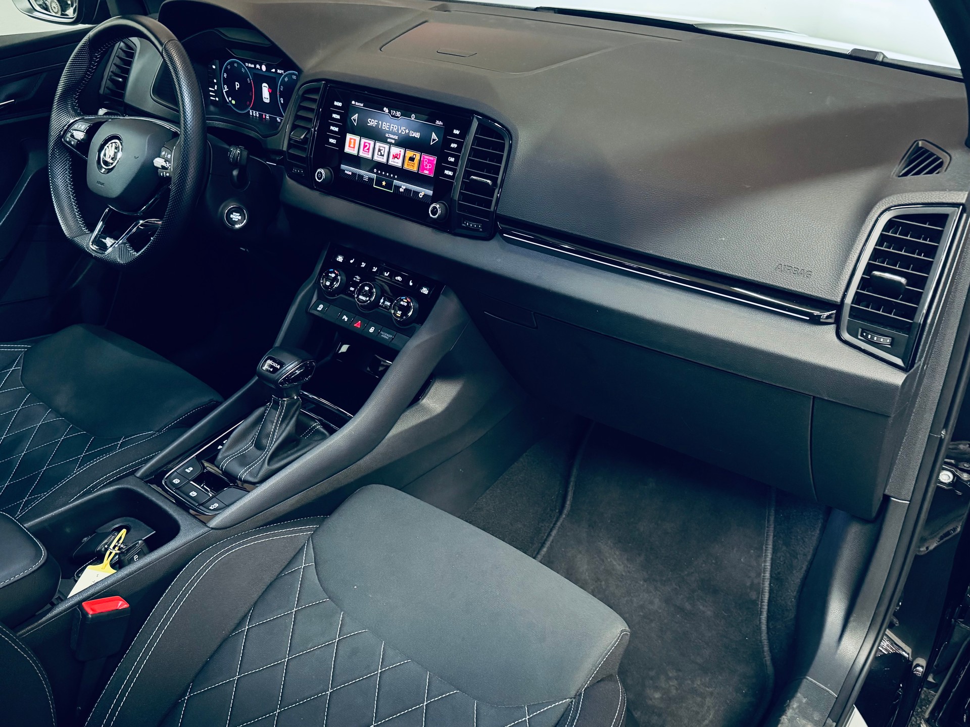 SKODA Karoq 2.0 TSI SportLine 4x4 DSG-image-18