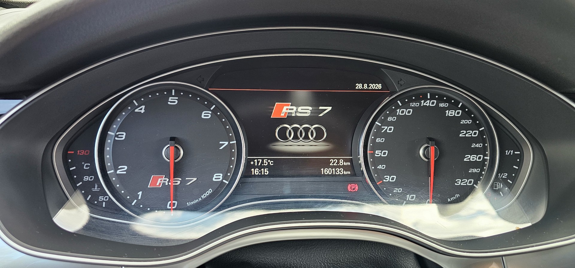 AUDI 4.0 V8 TFSI quattro T-Tronic-image-2