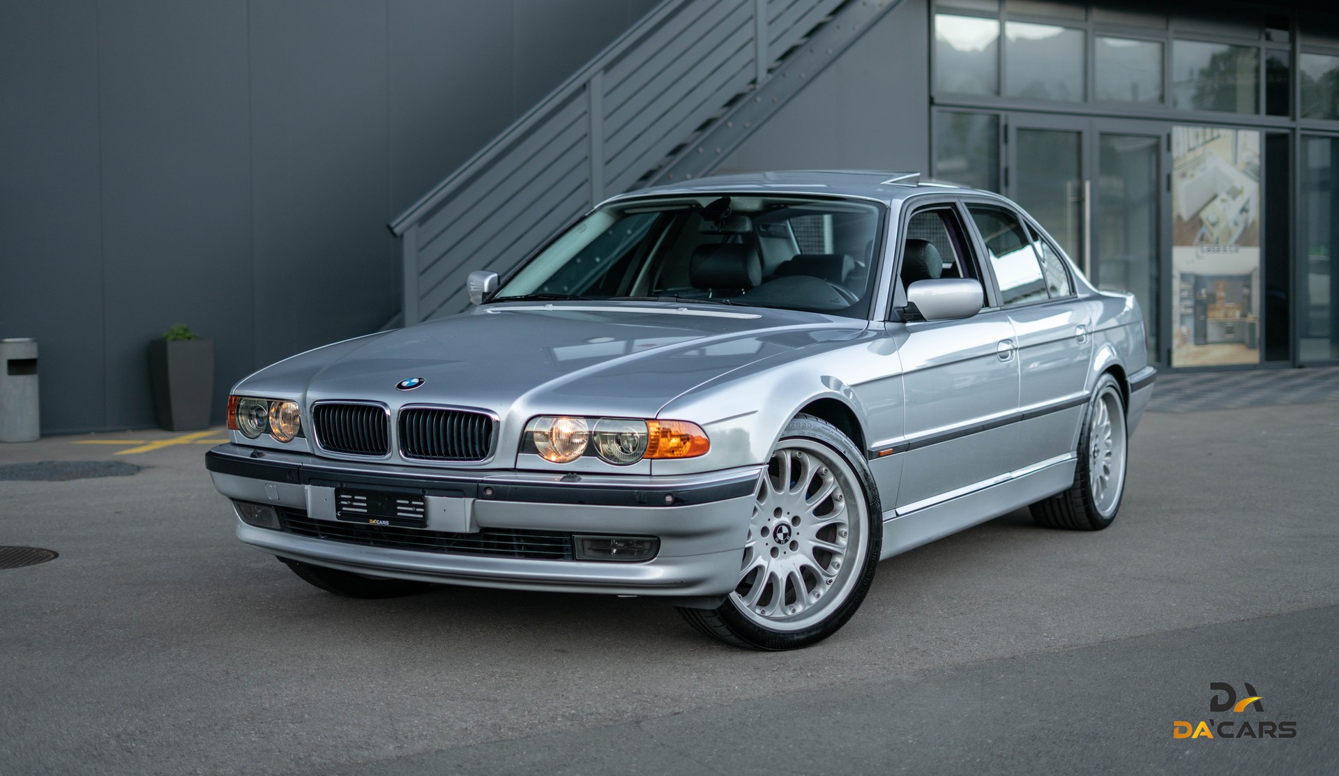 BMW 740i