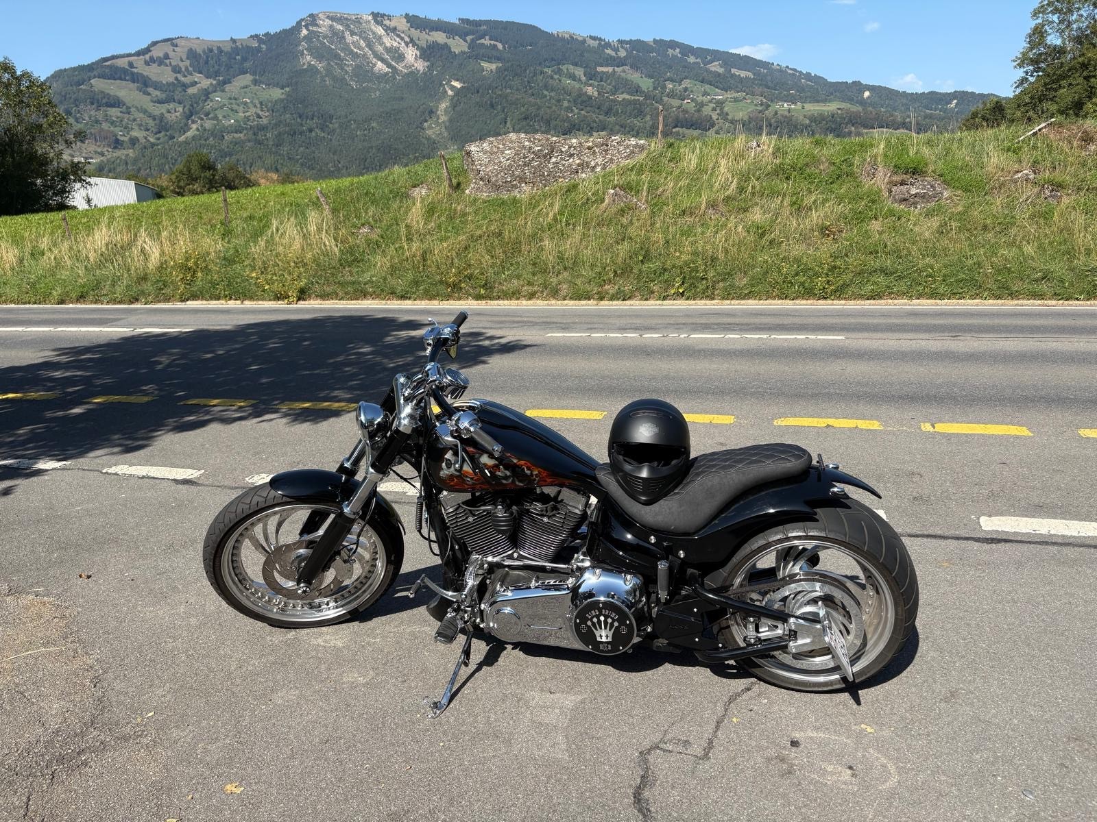 HARLEY-DAVIDSON FXSB Breakout 103 ABS-image-1