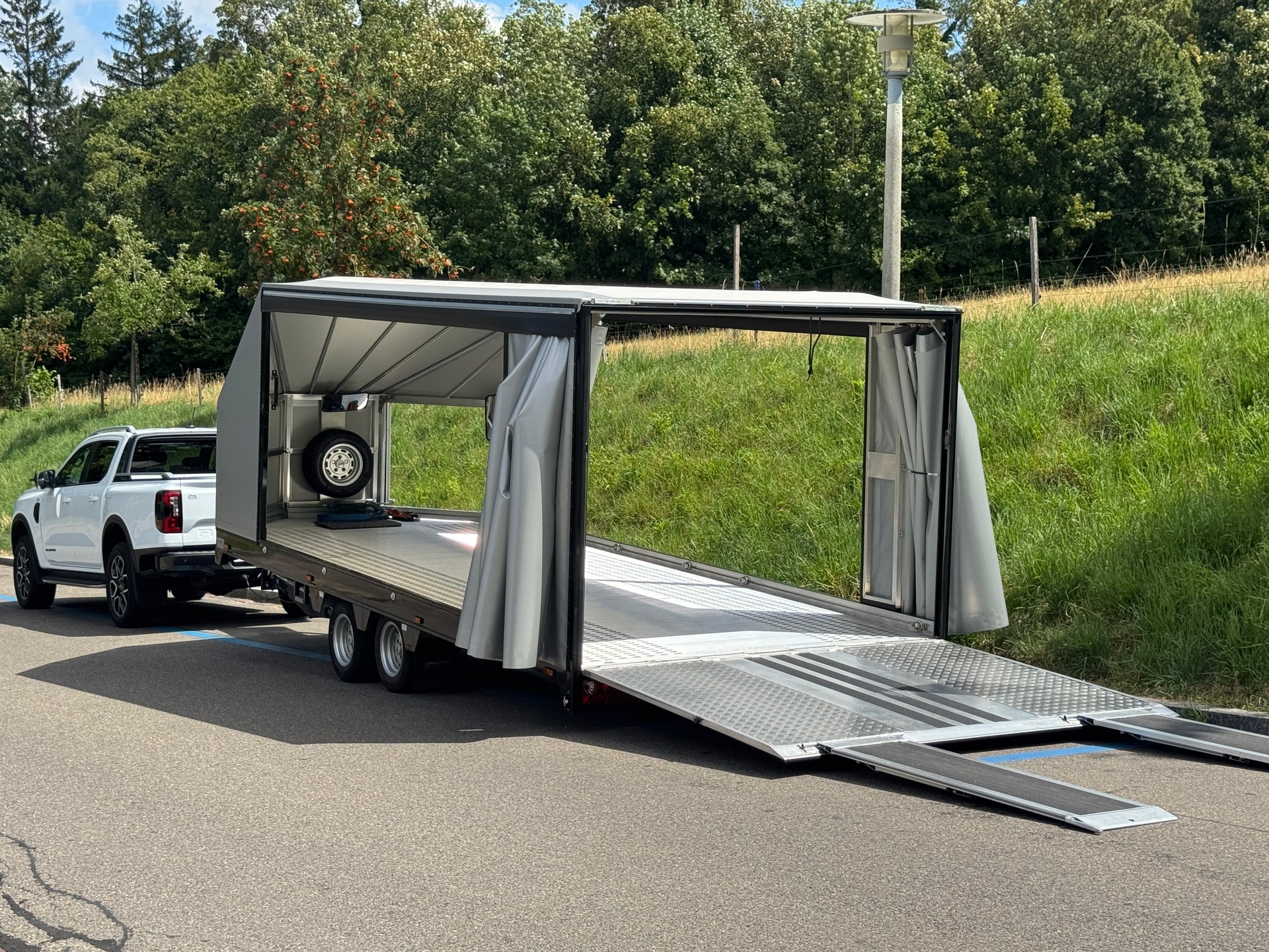 MOETEFINDT FTP235 - extrabreit - luftgefedert-showroom-element-1