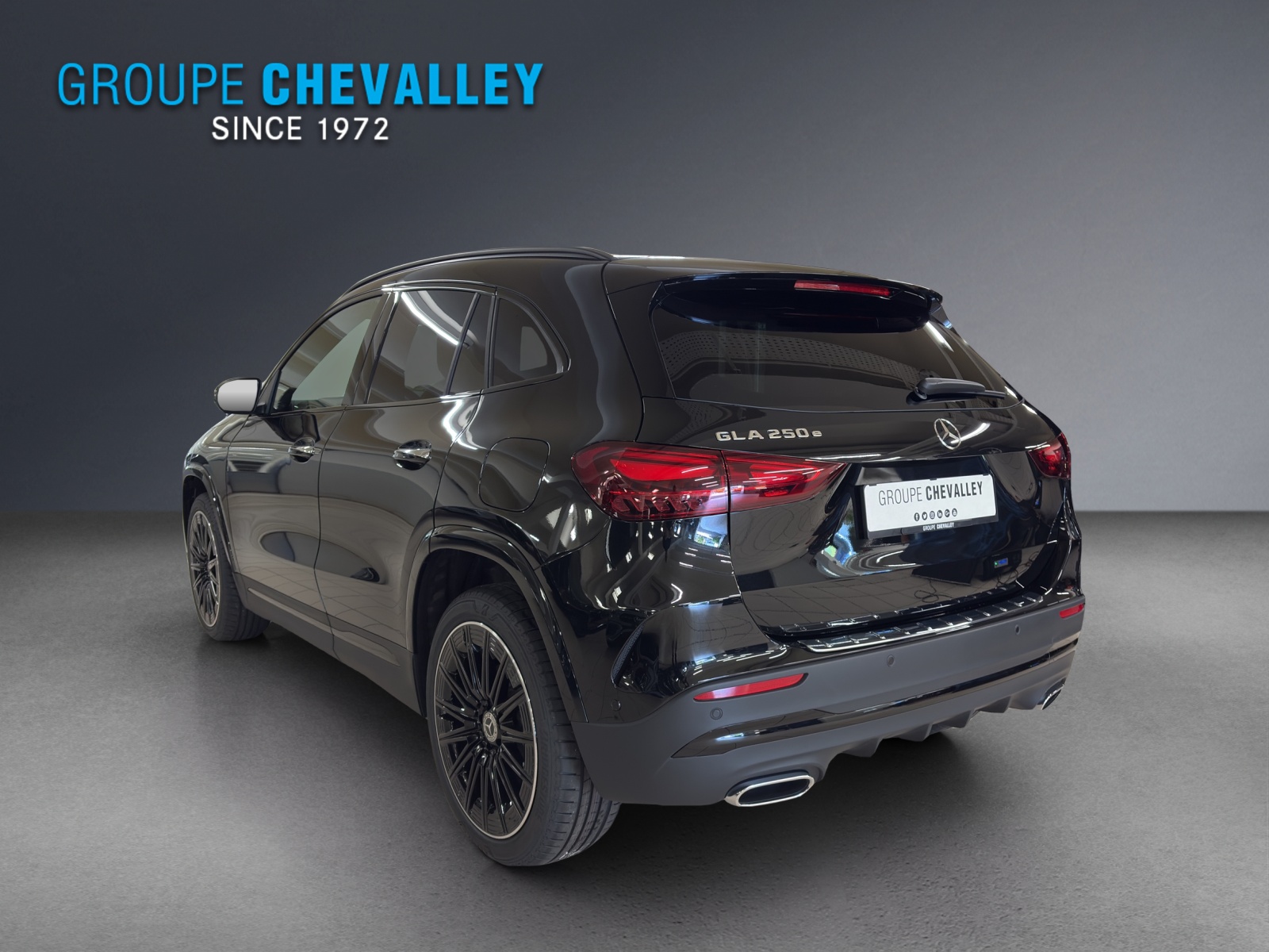 MERCEDES-BENZ GLA 250e with EQ Hybrid Technology-showroom-element-2