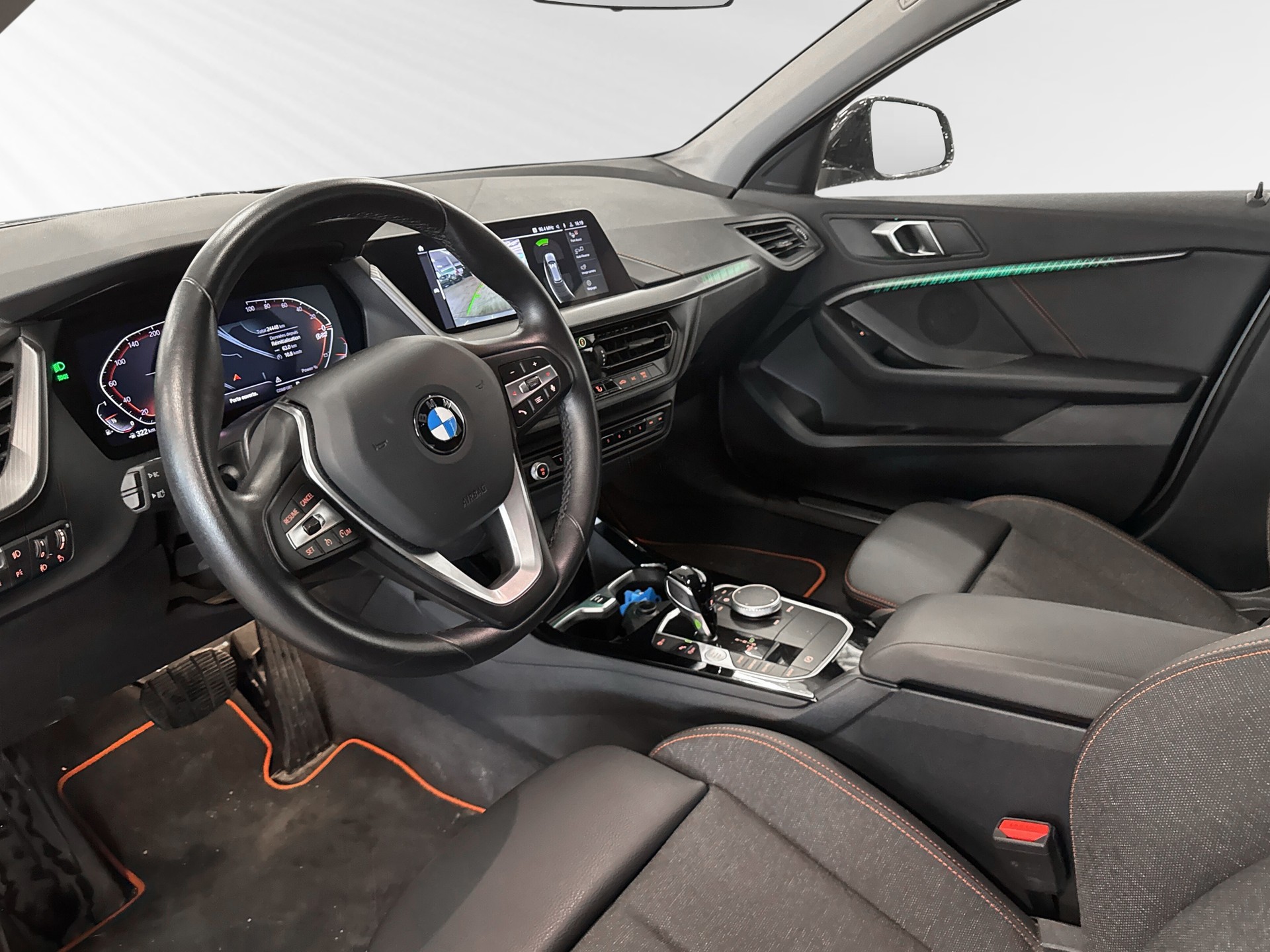 BMW 118i Sport Line Steptronic-showroom-element-3