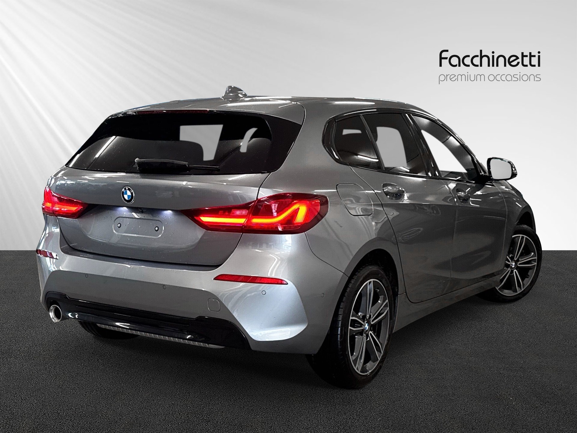 BMW 118i Sport Line Steptronic-showroom-element-2
