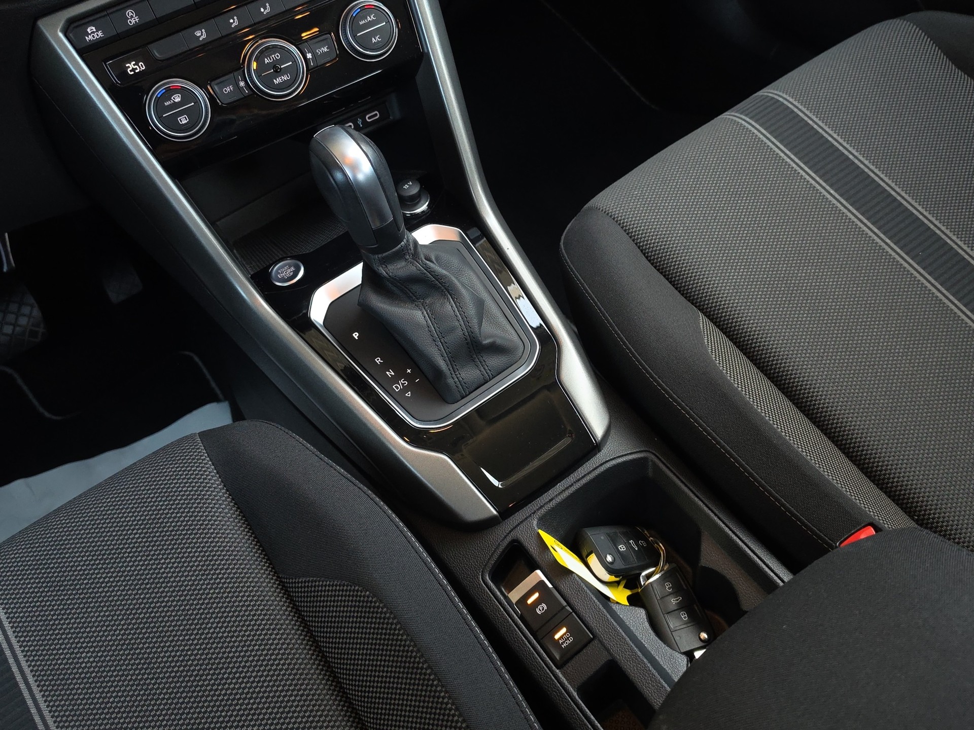 VW T-Roc 1.5 TSI Advance DSG-image-12