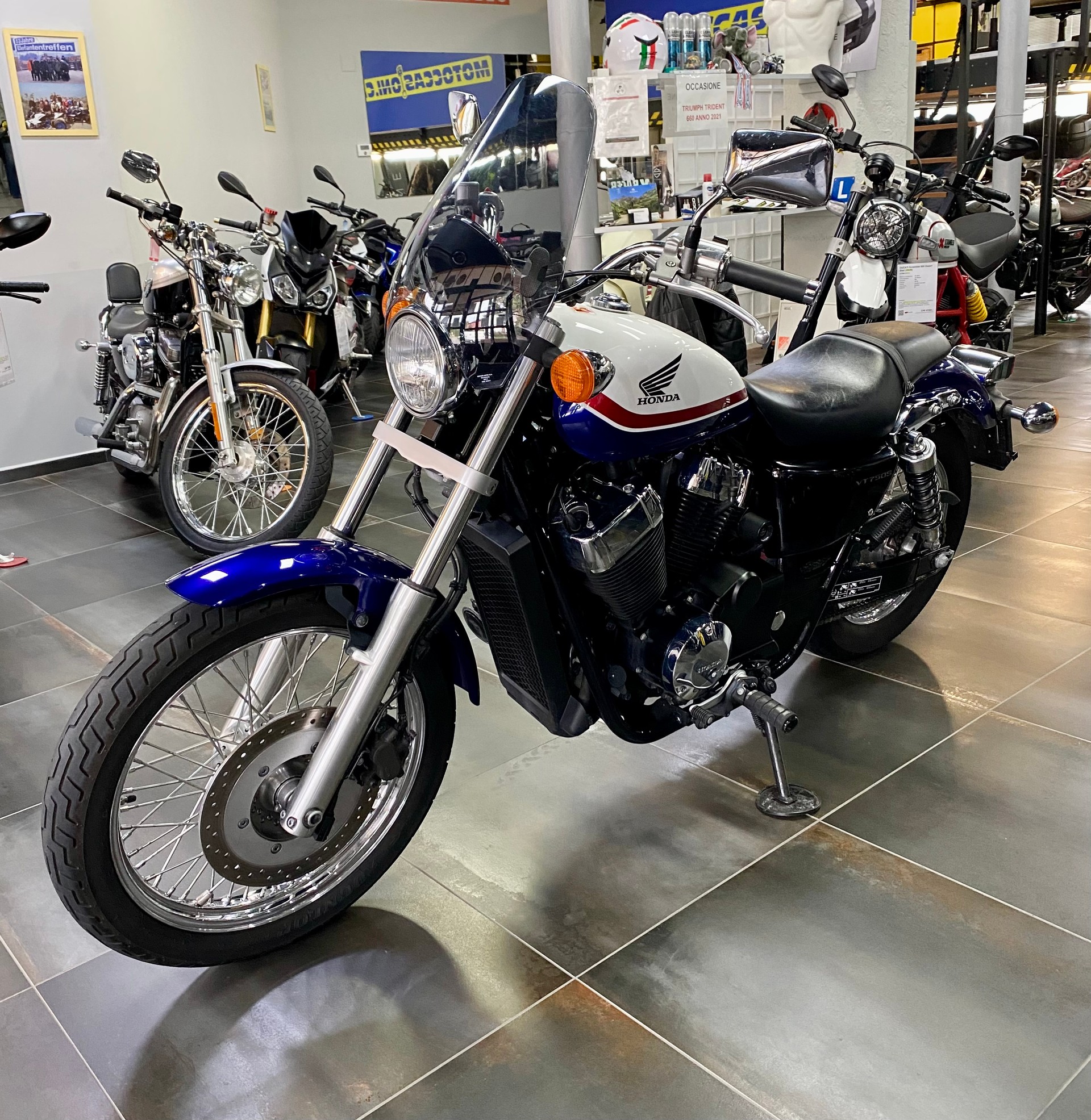 HONDA VT 750 CS Shadow S-image-2