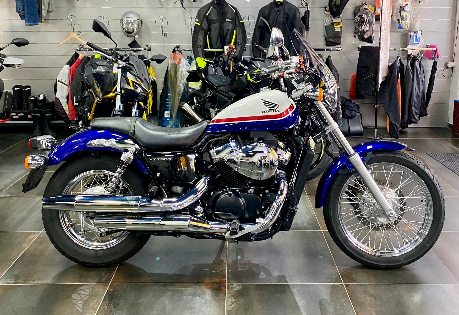 HONDA VT 750 CS Shadow S-image-0