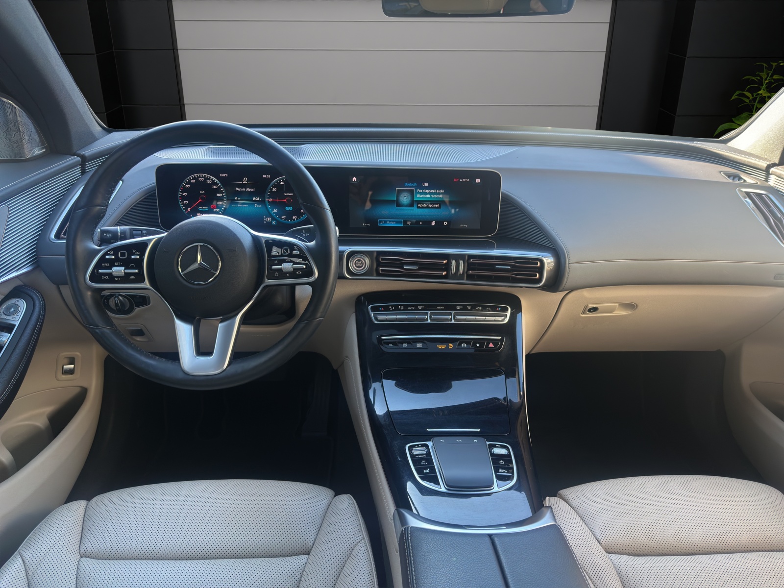 MERCEDES-BENZ EQC 400 AMG Line 4Matic-image-7