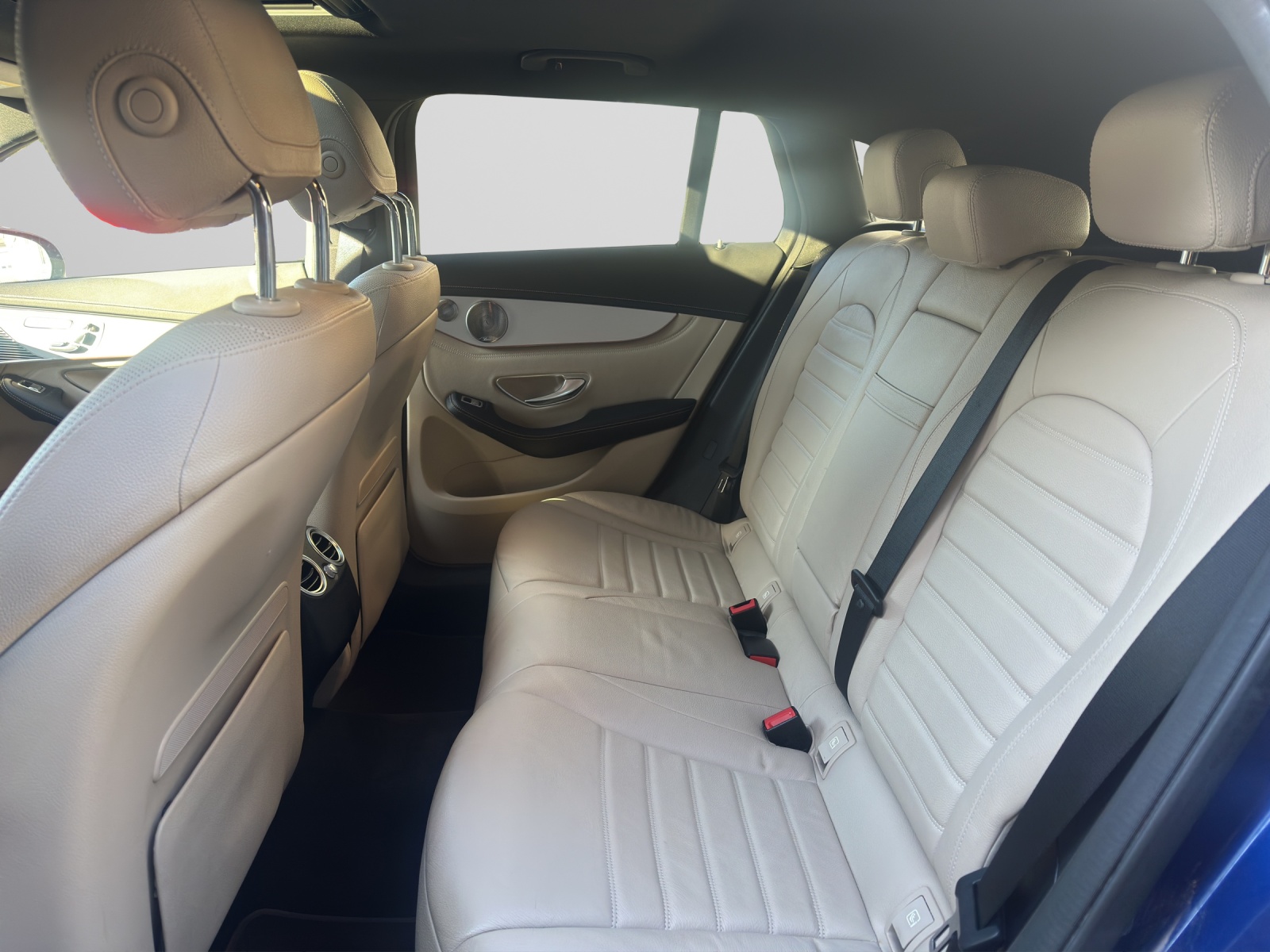 MERCEDES-BENZ EQC 400 AMG Line 4Matic-image-12