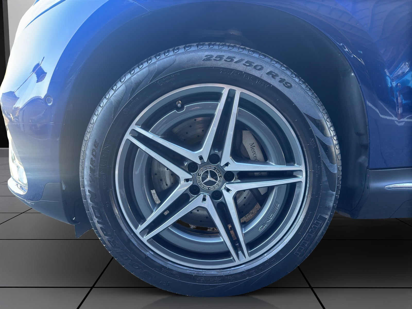 MERCEDES-BENZ EQC 400 AMG Line 4Matic-image-5