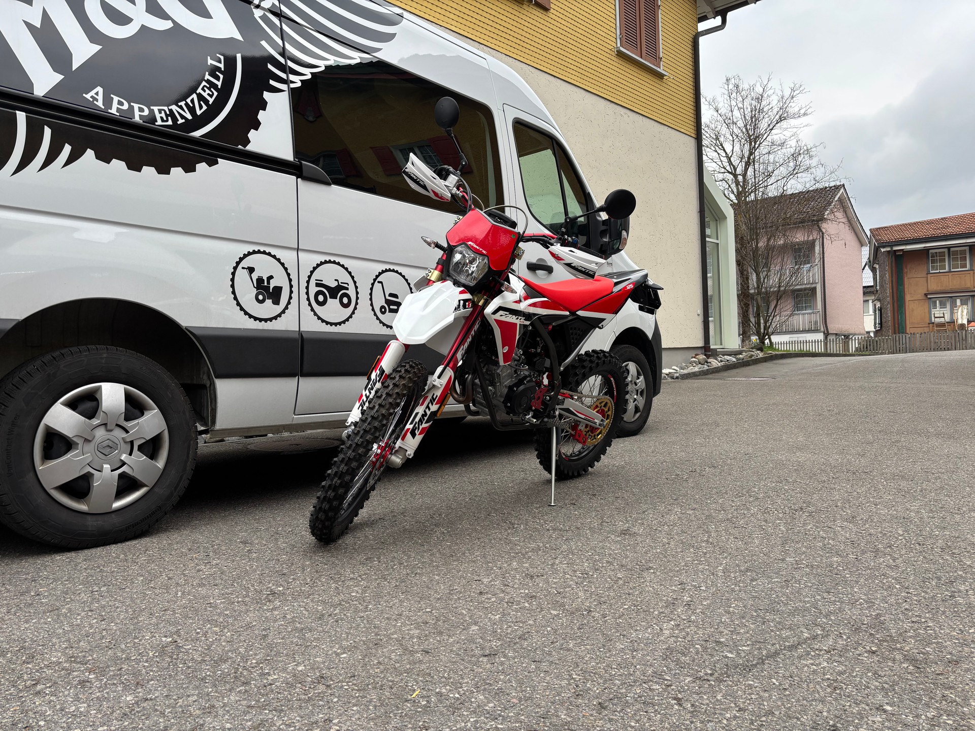 FANTIC XEF 125-image-2