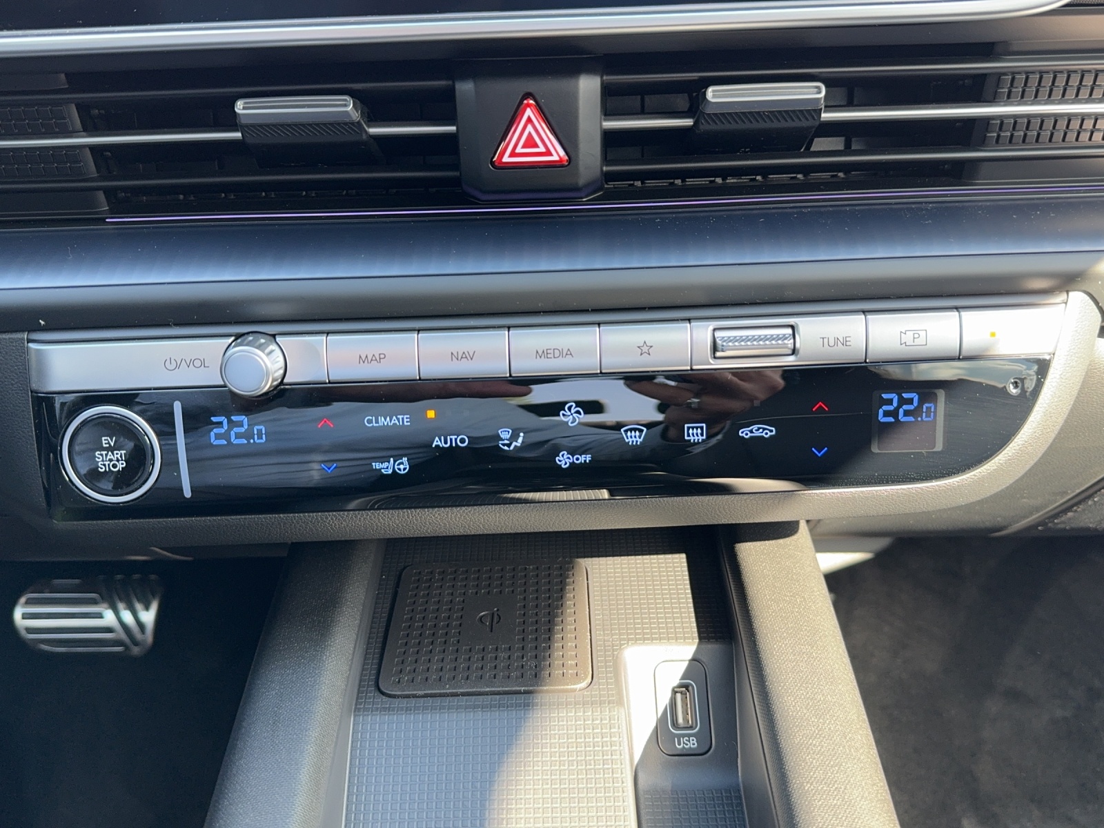 HYUNDAI Ioniq 6 77kWh Launch 2WD-image-18