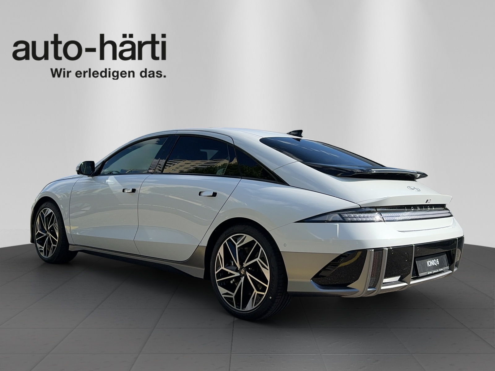 HYUNDAI Ioniq 6 77kWh Launch 2WD-showroom-element-2