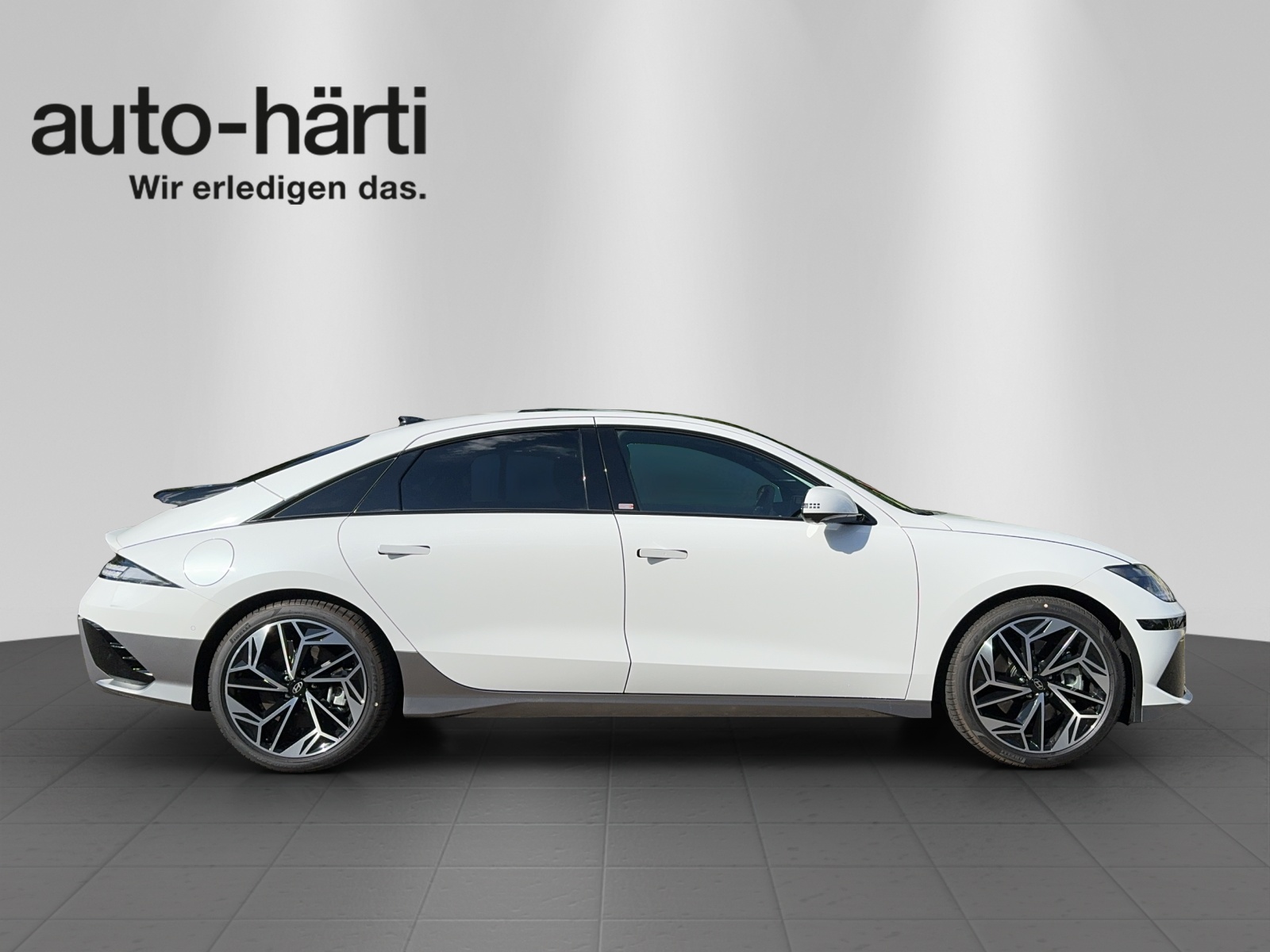 HYUNDAI Ioniq 6 77kWh Launch 2WD-image-5