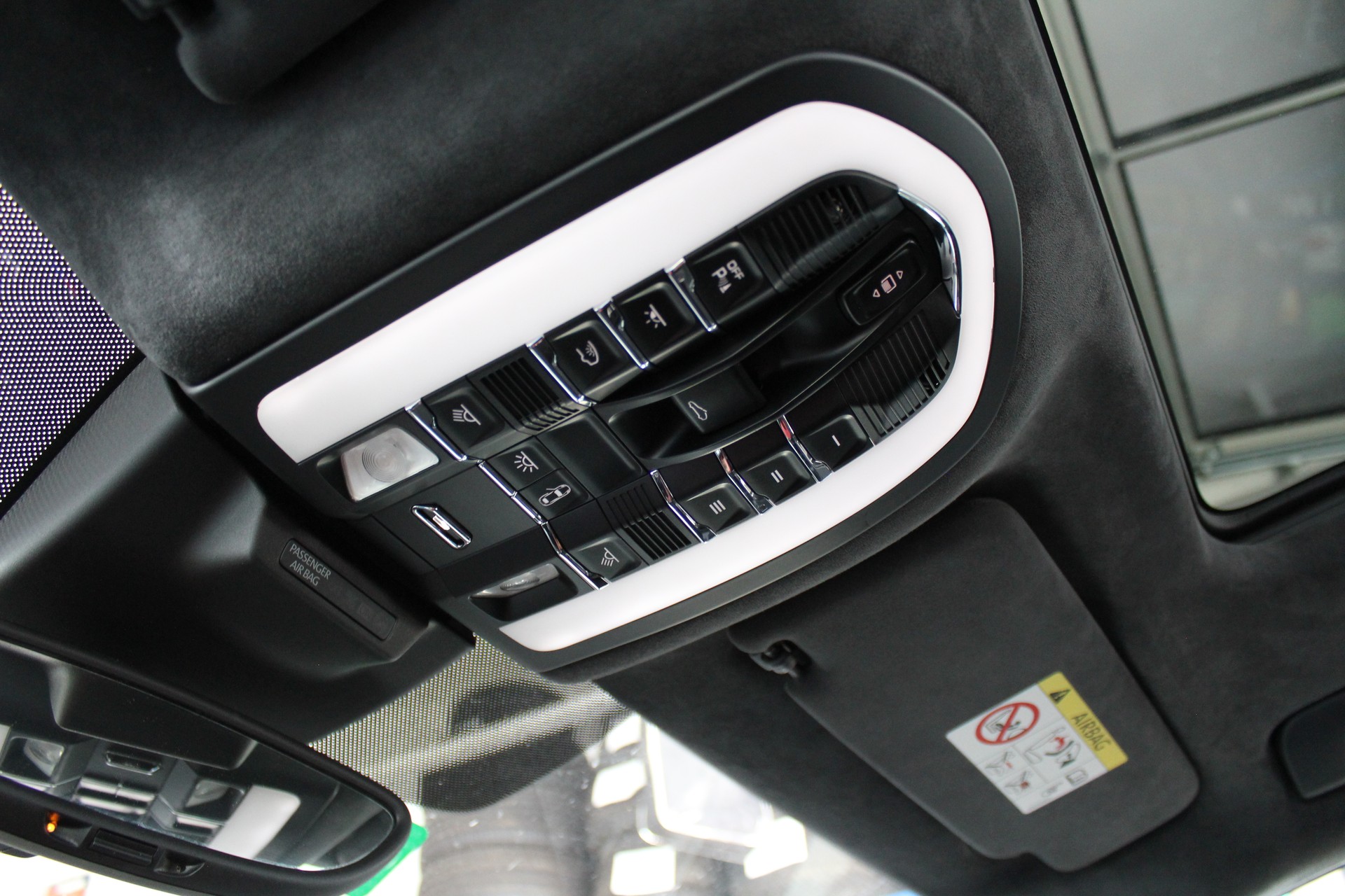 PORSCHE Macan Turbo PDK-image-6