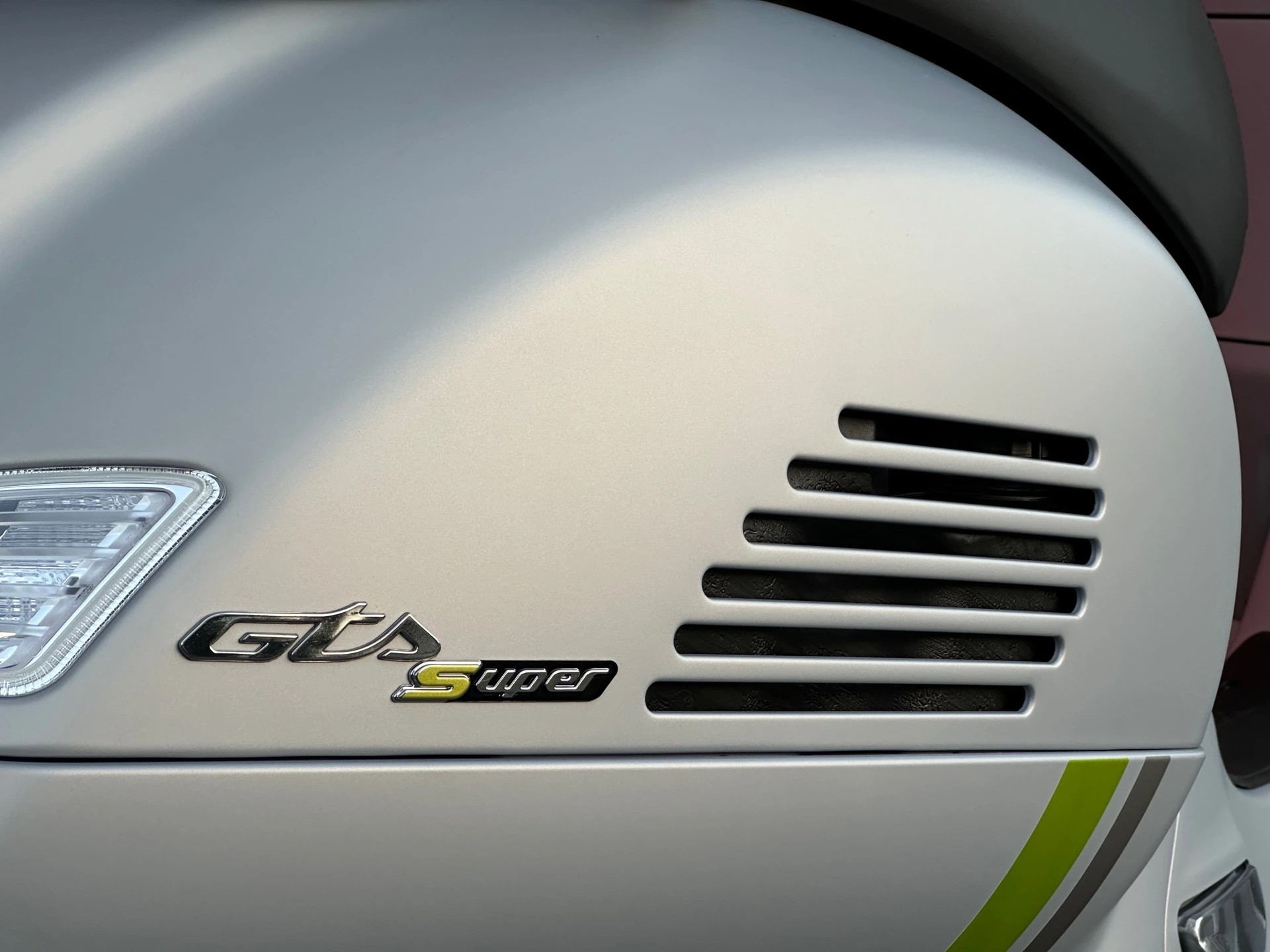 PIAGGIO Vespa GTS 300 Super Tech ABS + GRATIS TOPCASE-image-9