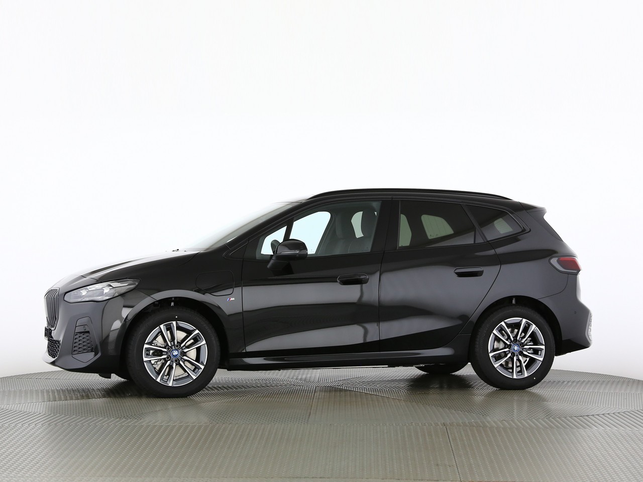 BMW 230e xDr. Act. T. M Sport-showroom-element-3