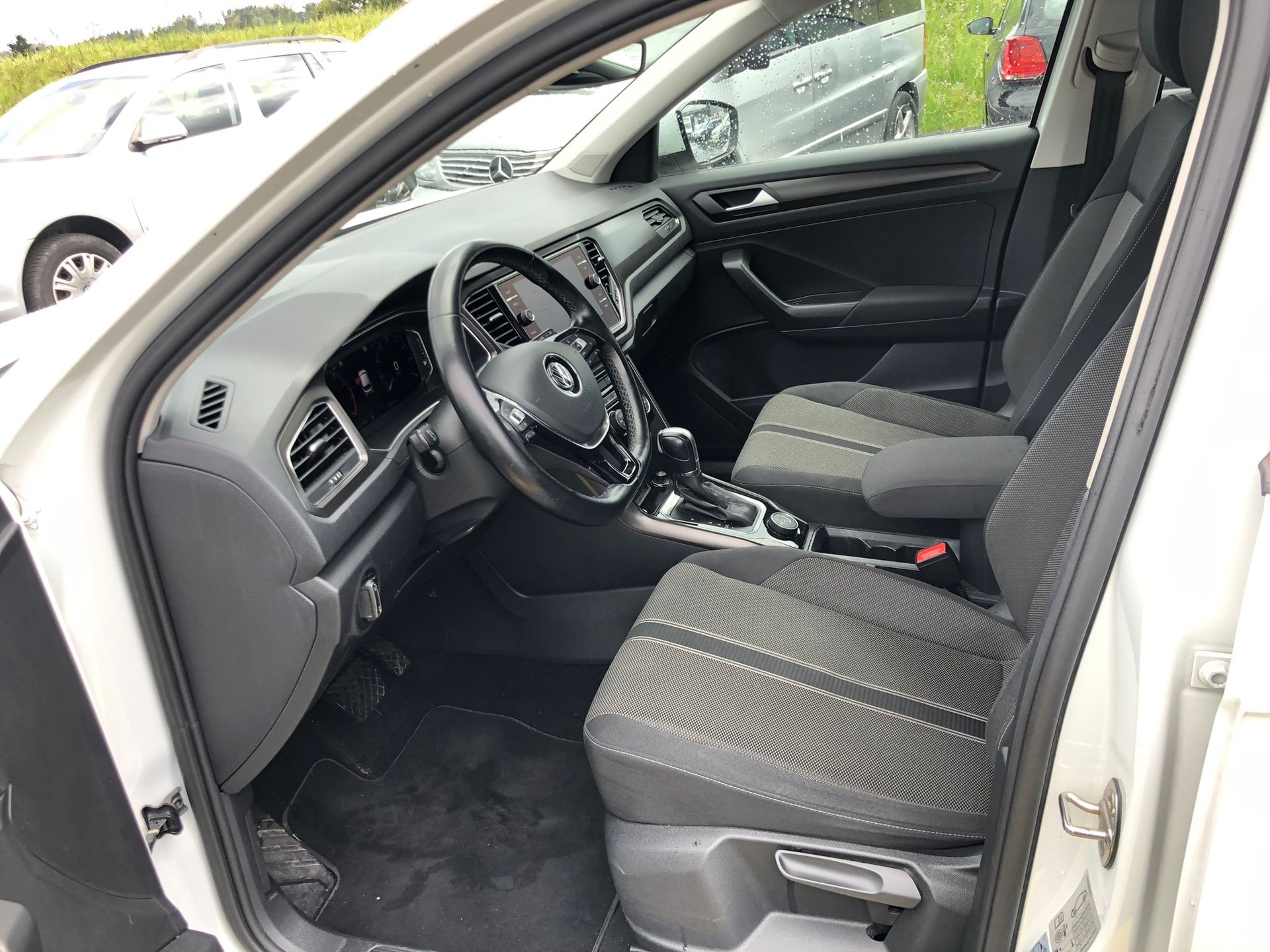 VW T-Roc 1.5 TSI EVO Advance DSG 4Motion-image-7