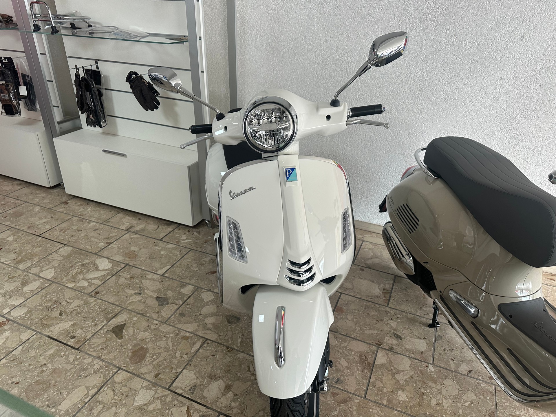 PIAGGIO Vespa GTS 310 Super RST E5+-image-1
