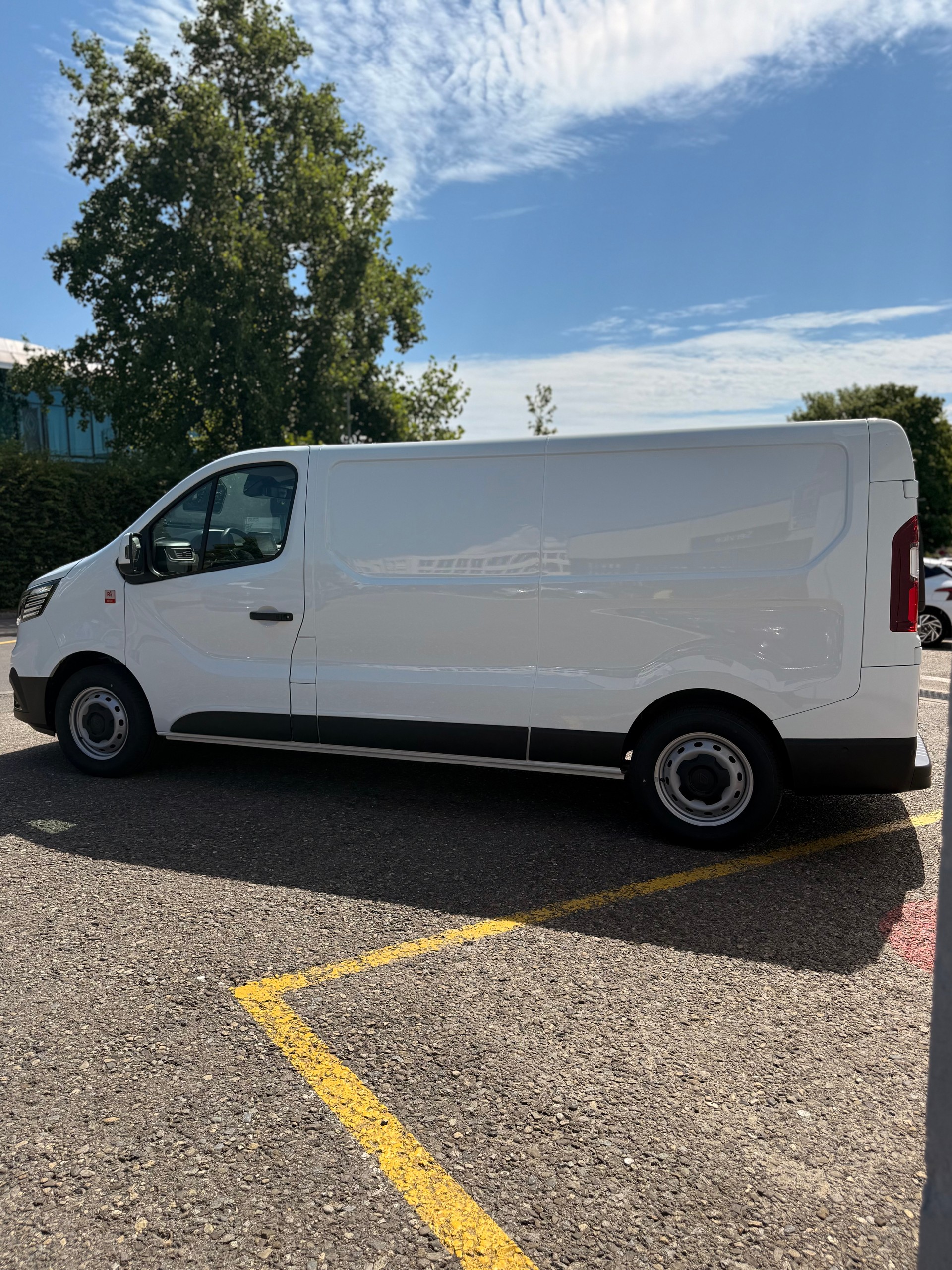 RENAULT Trafic EV52 22kW L2H1-showroom-element-2