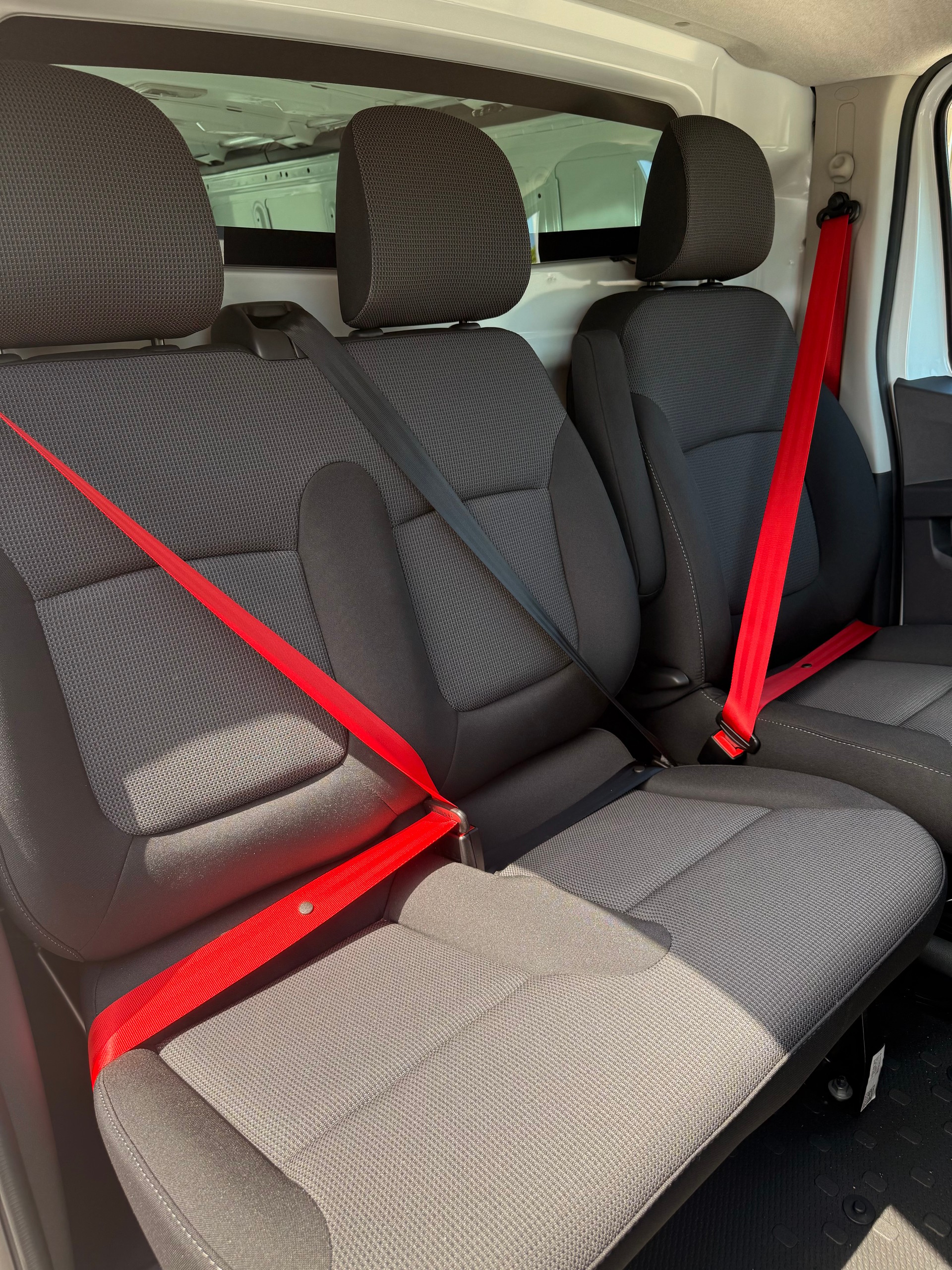 RENAULT Trafic EV52 22kW L2H1-image-9