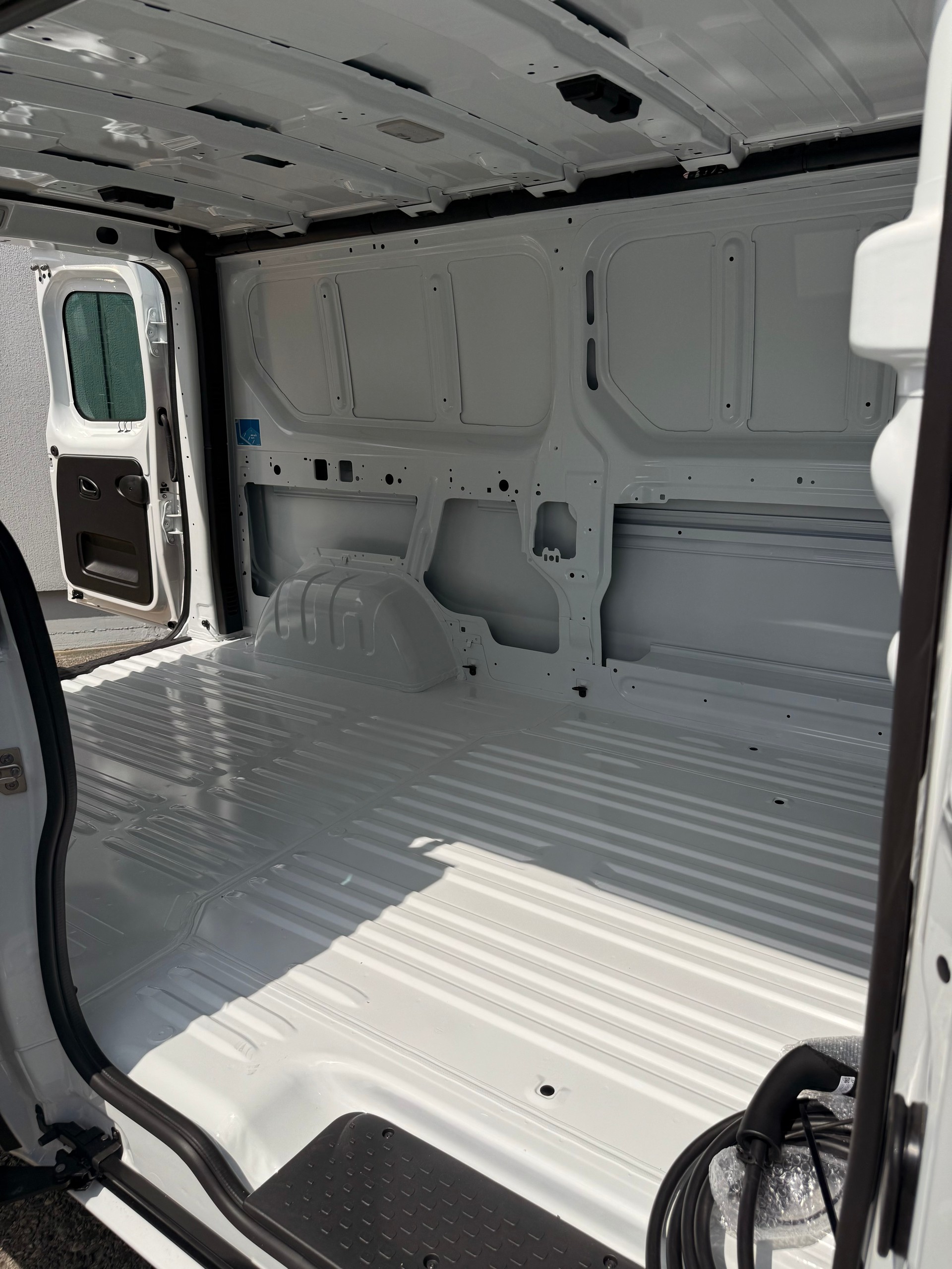 RENAULT Trafic EV52 22kW L2H1-image-7