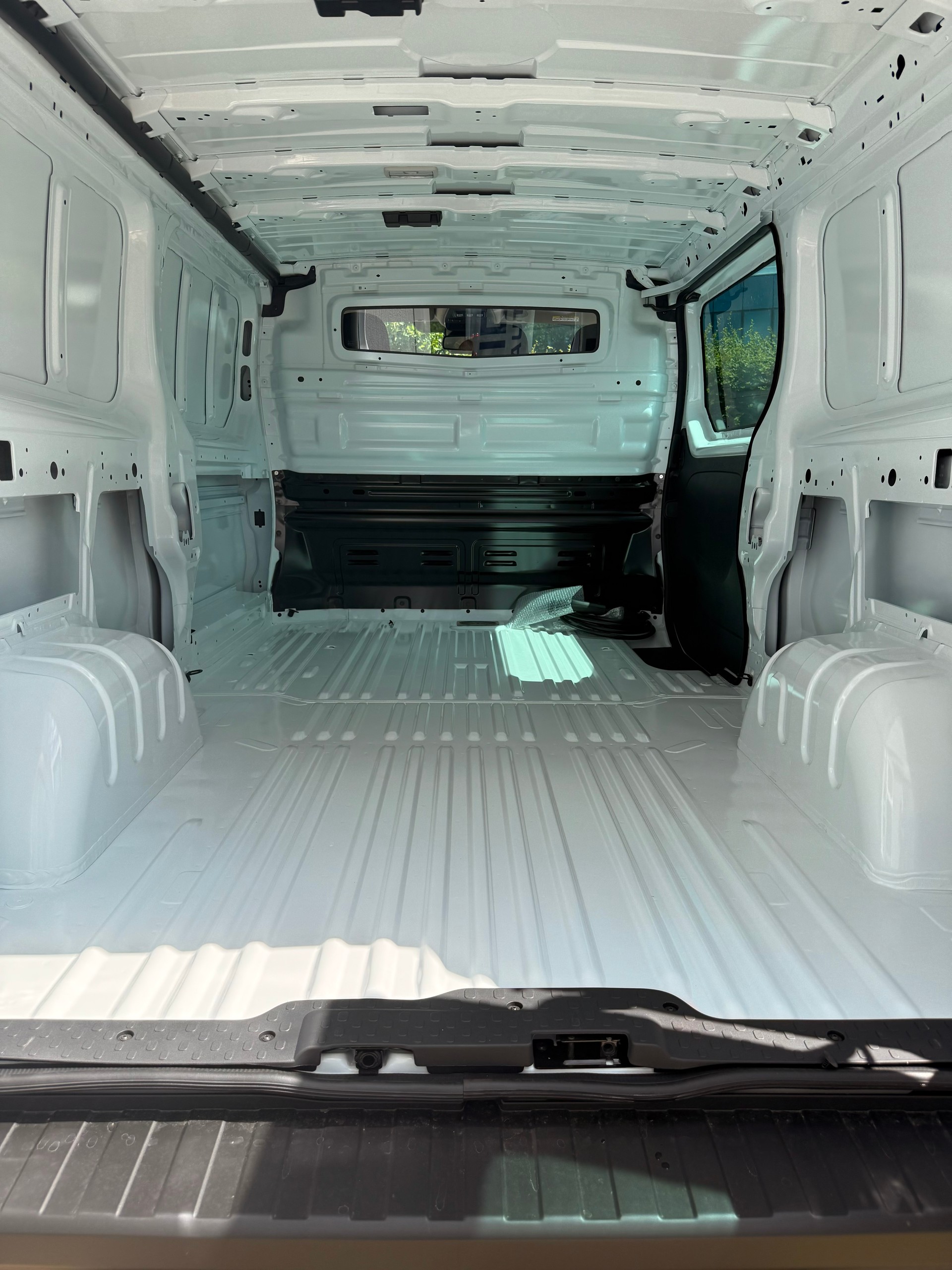 RENAULT Trafic EV52 22kW L2H1-image-4