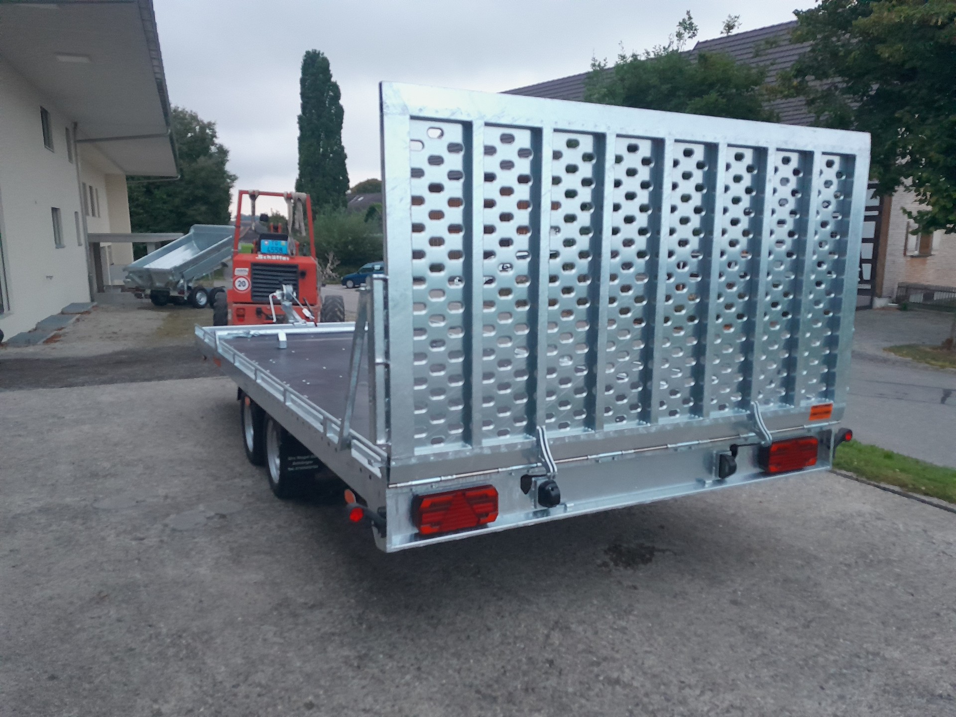 VEZEKO VZ3500 Sachentransporter