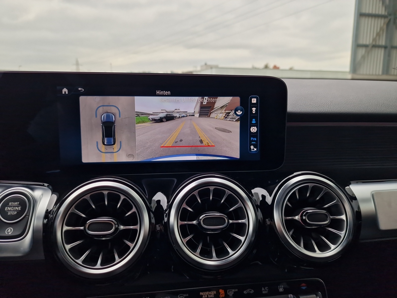 MERCEDES-BENZ GLB 220 d AMG Line 4Matic 7-Sitzer-image-17